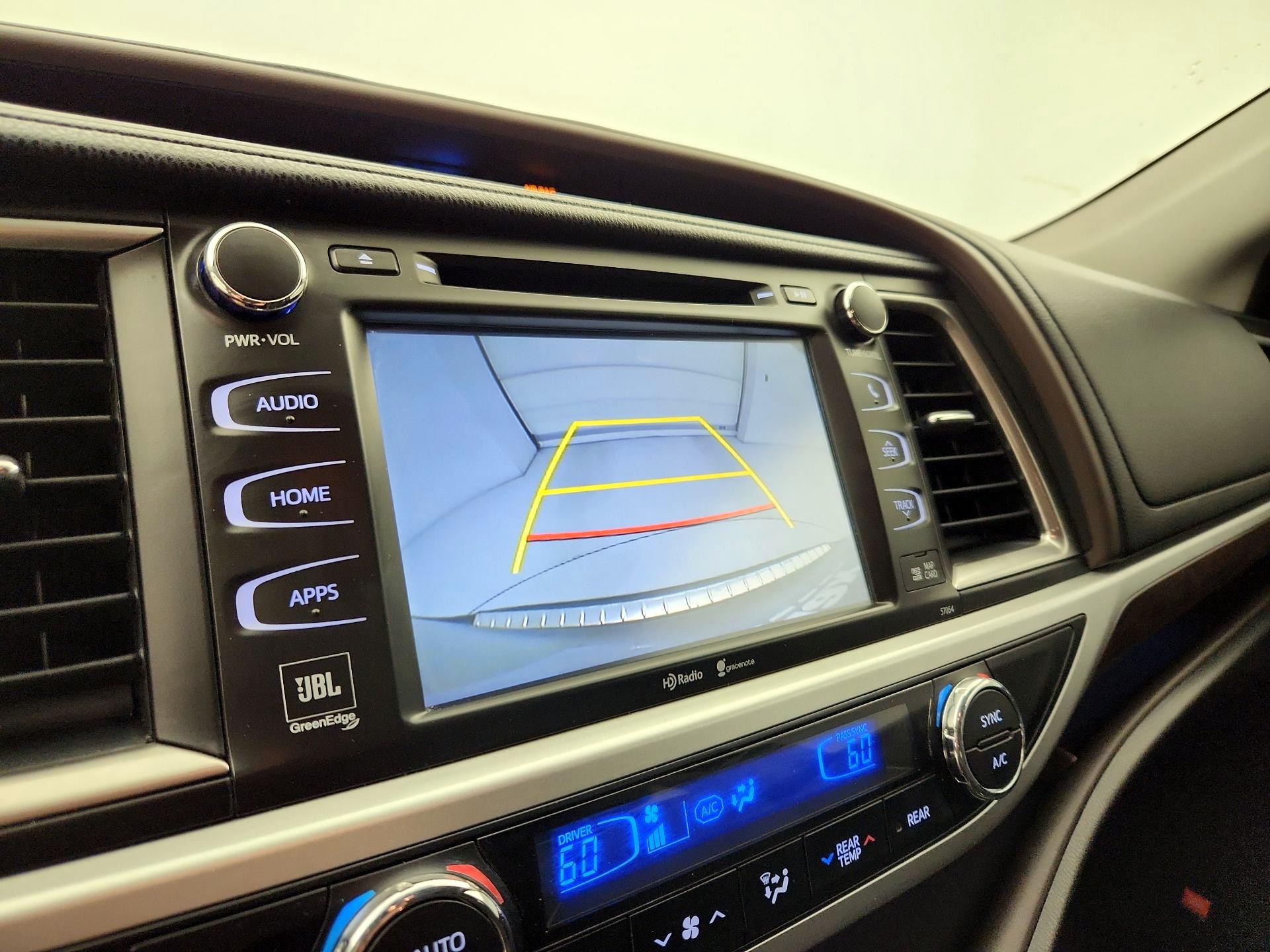 Thumbnail: 2015 Toyota Highlander - 15