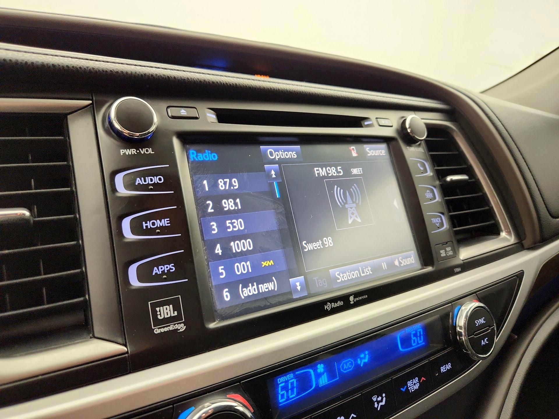 Thumbnail: 2015 Toyota Highlander - 16