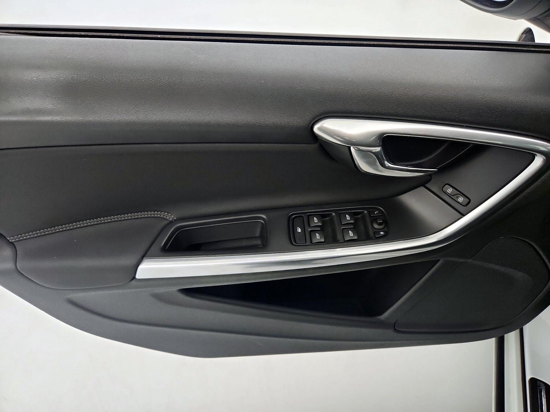 Thumbnail: 2014 Volvo S60 - 12