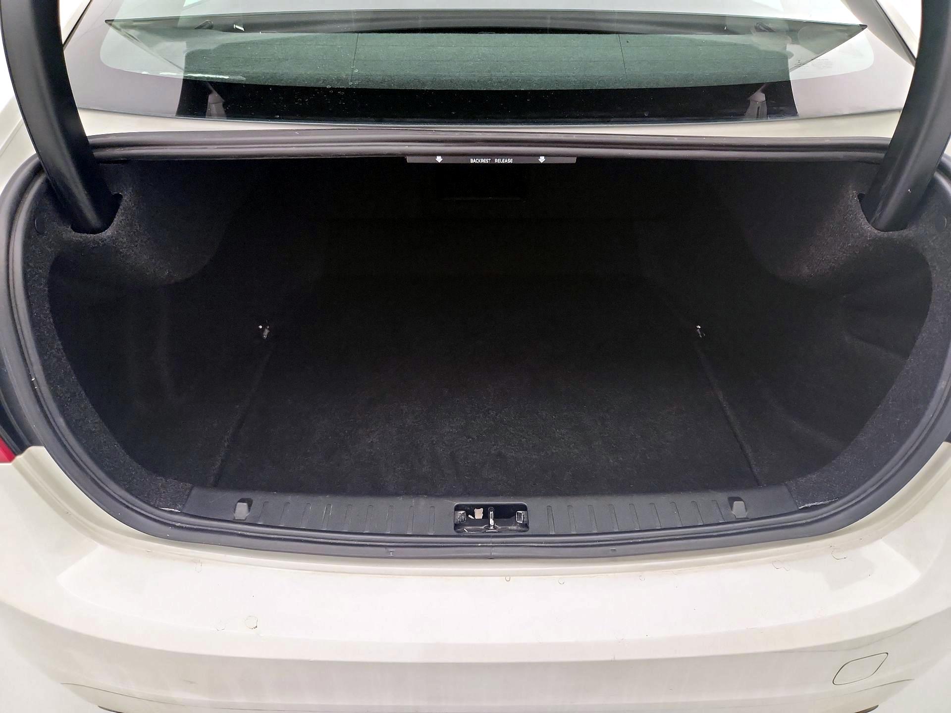 Thumbnail: 2014 Volvo S60 - 19