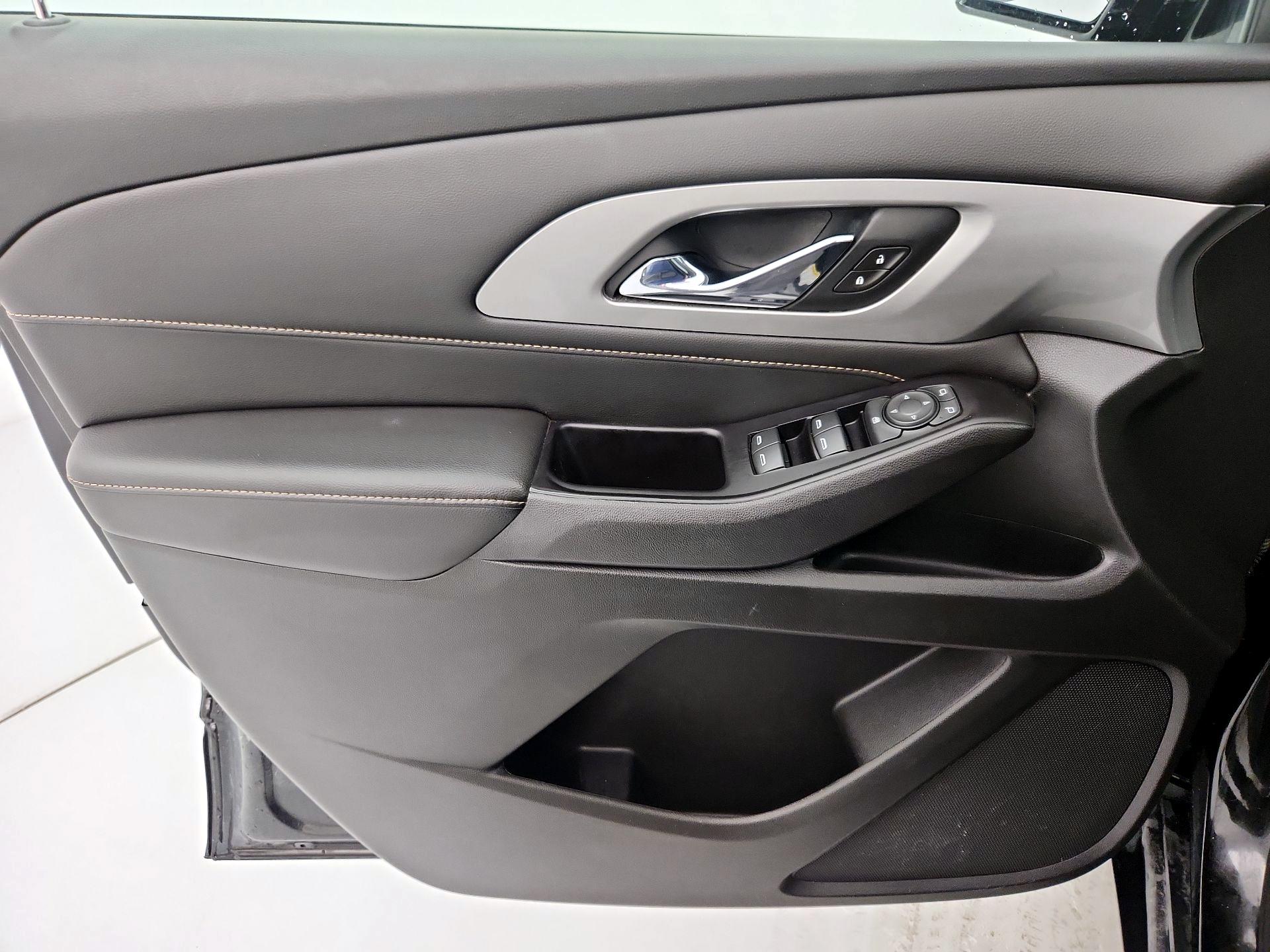 Thumbnail: 2020 Chevrolet Traverse - 12