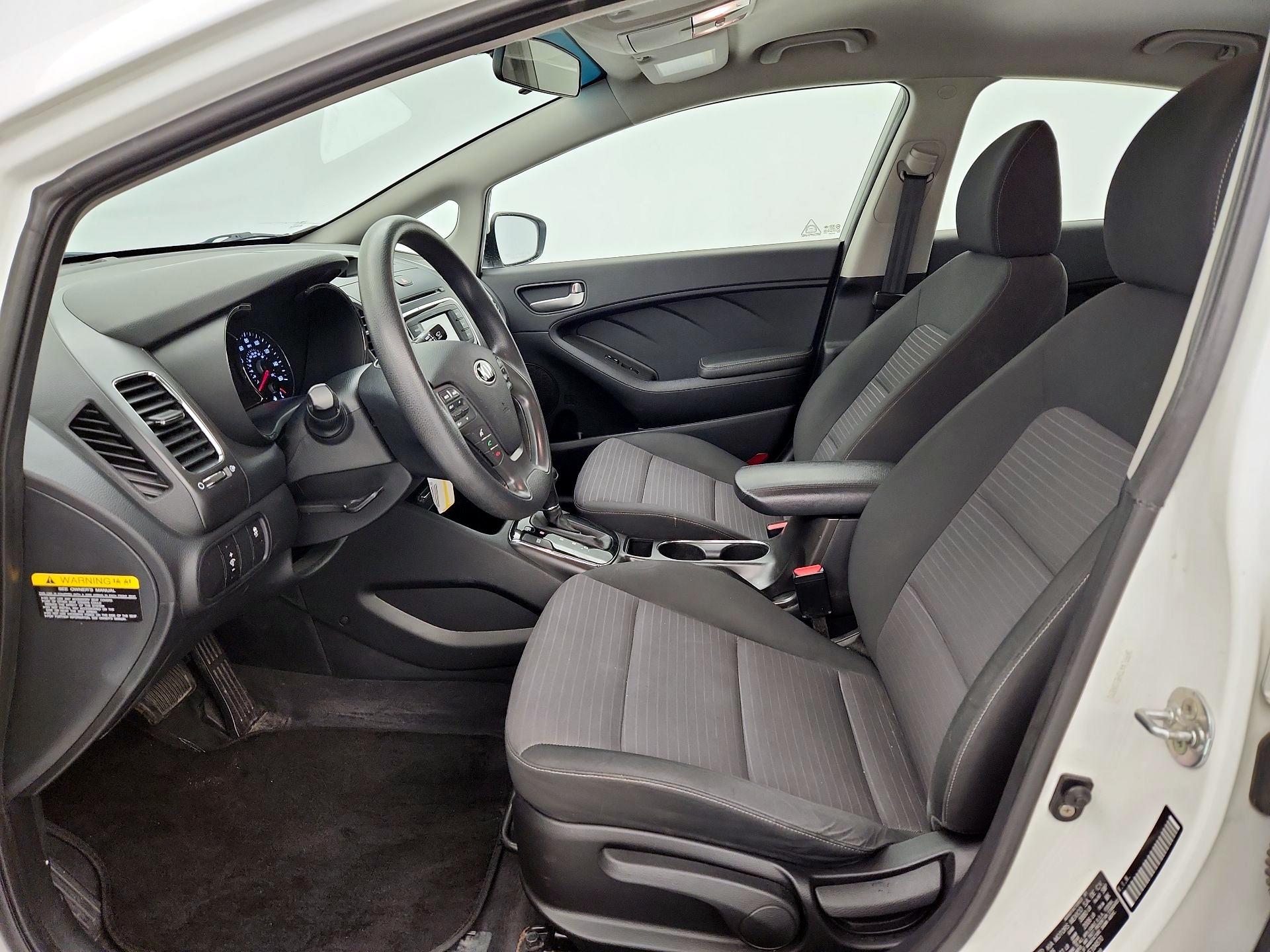 Thumbnail: 2017 Kia Forte - 11