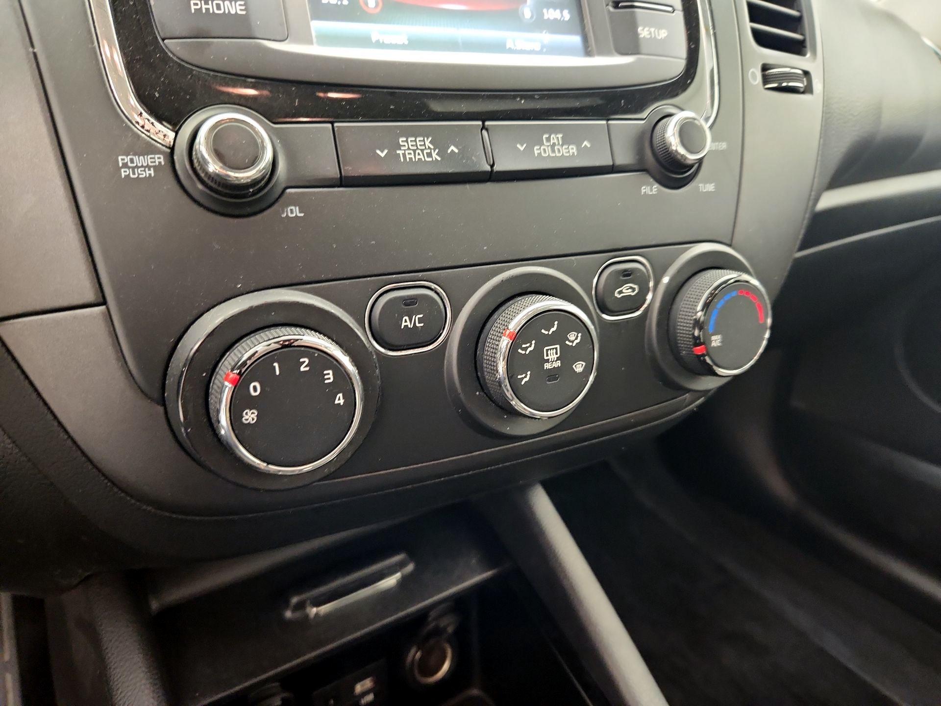 Thumbnail: 2017 Kia Forte - 16