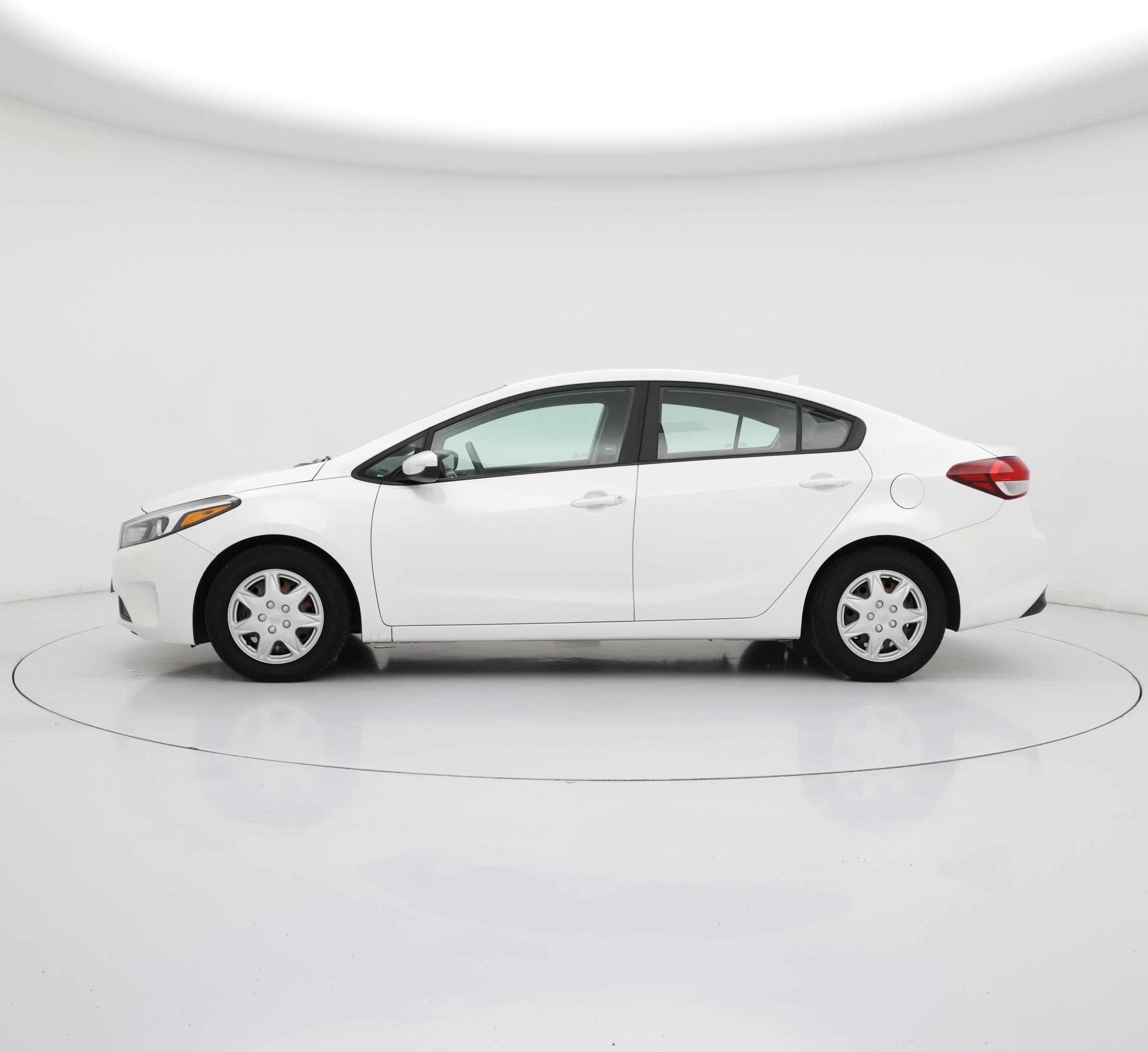Thumbnail: 2017 Kia Forte - 3