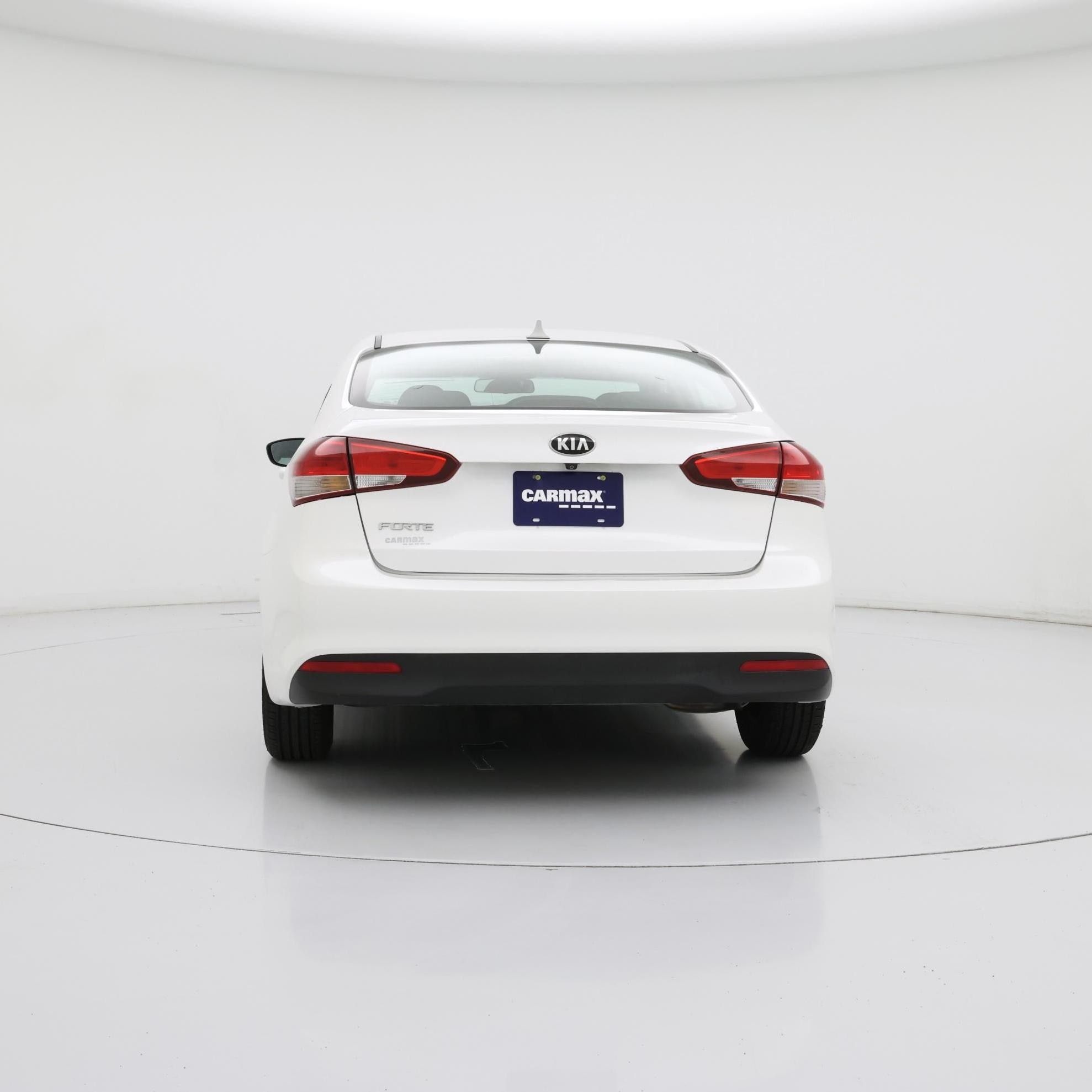 Thumbnail: 2017 Kia Forte - 6