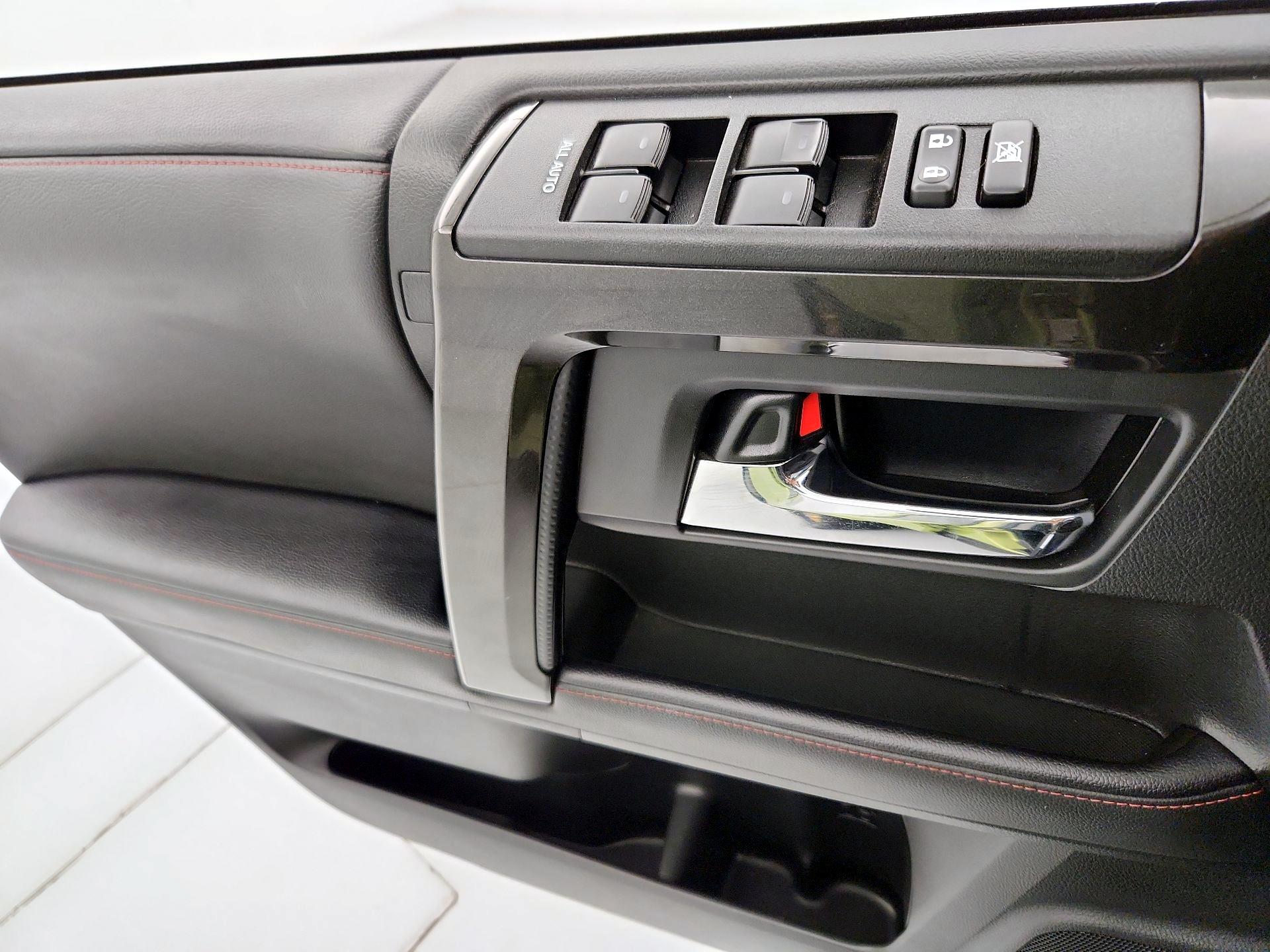 Thumbnail: 2022 Toyota 4Runner - 12