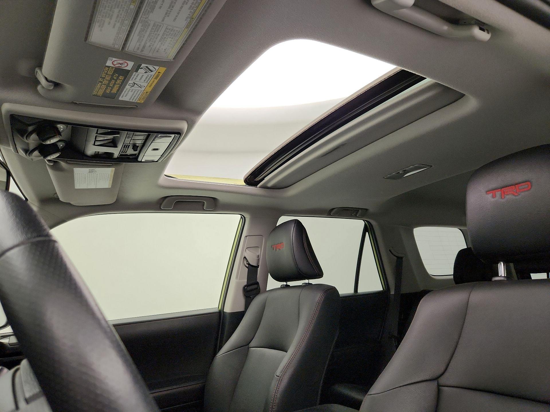 Thumbnail: 2022 Toyota 4Runner - 20