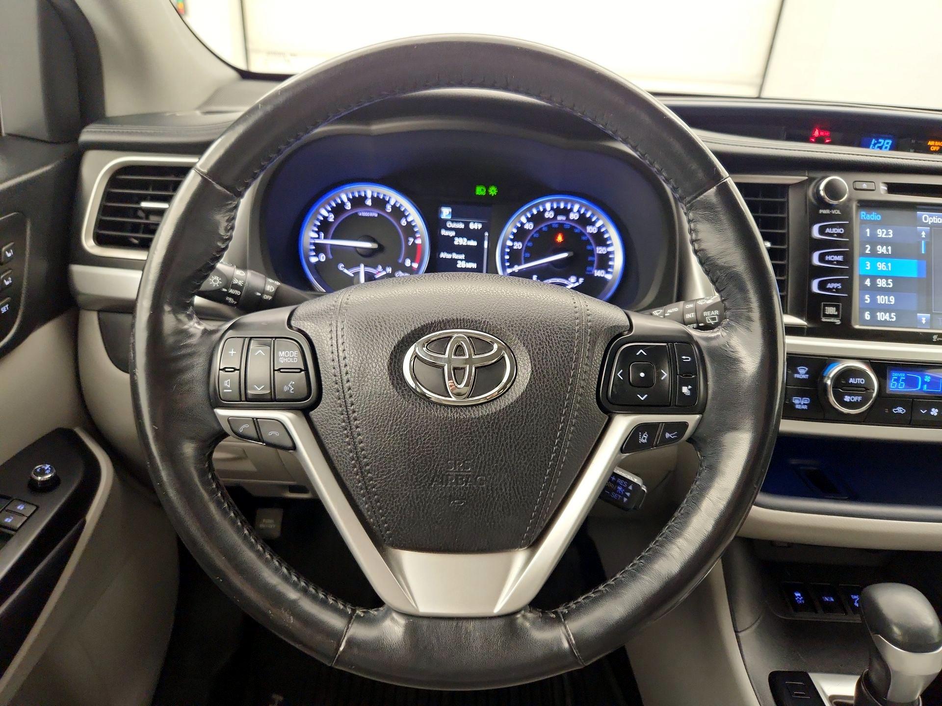 Thumbnail: 2018 Toyota Highlander - 10