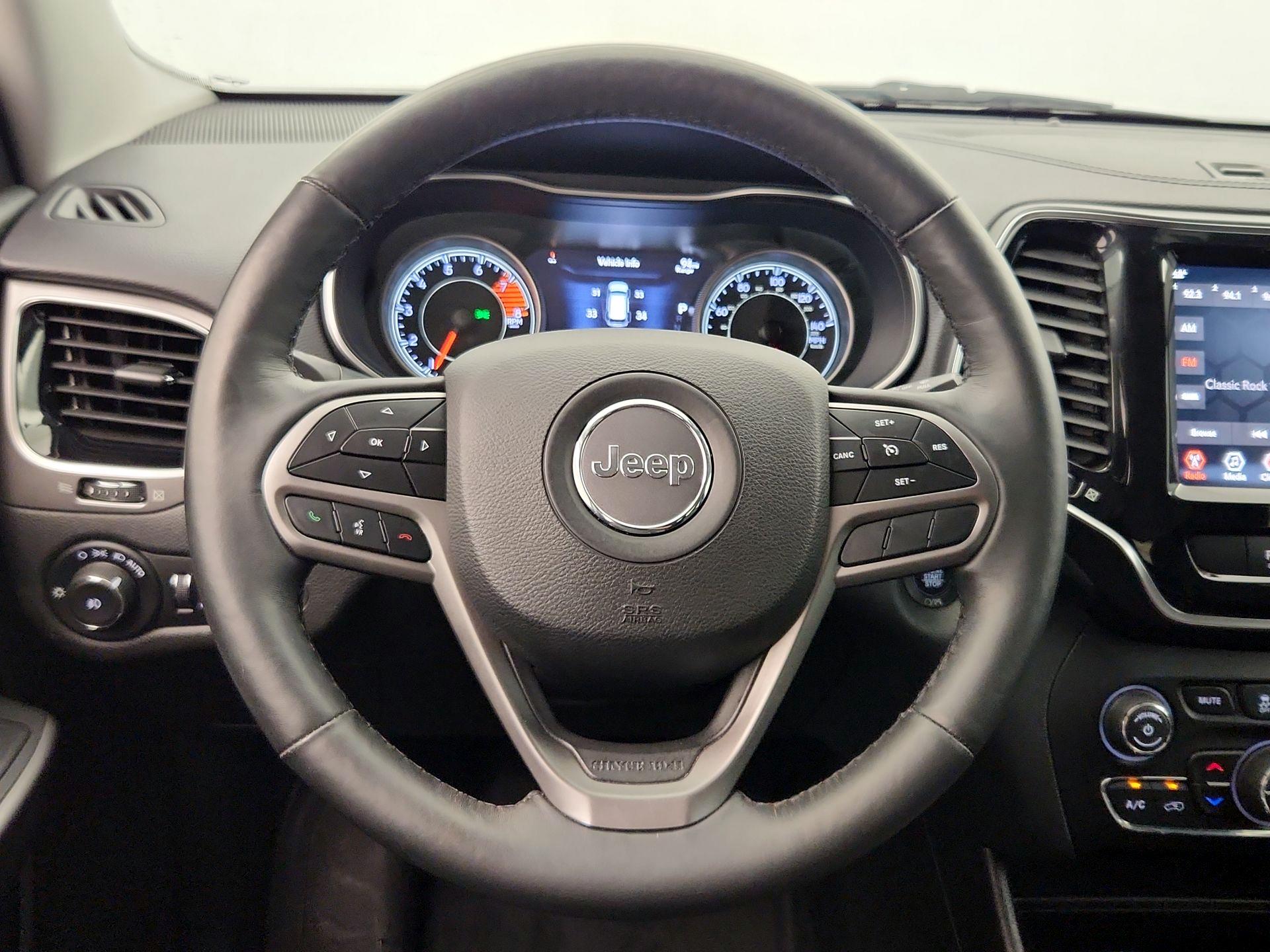 Thumbnail: 2019 Jeep Cherokee - 10