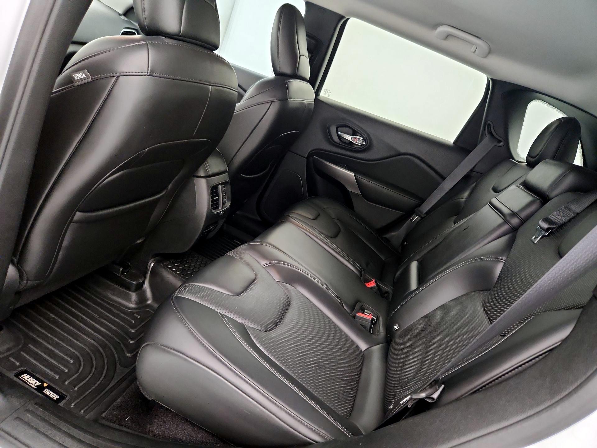 Thumbnail: 2019 Jeep Cherokee - 19
