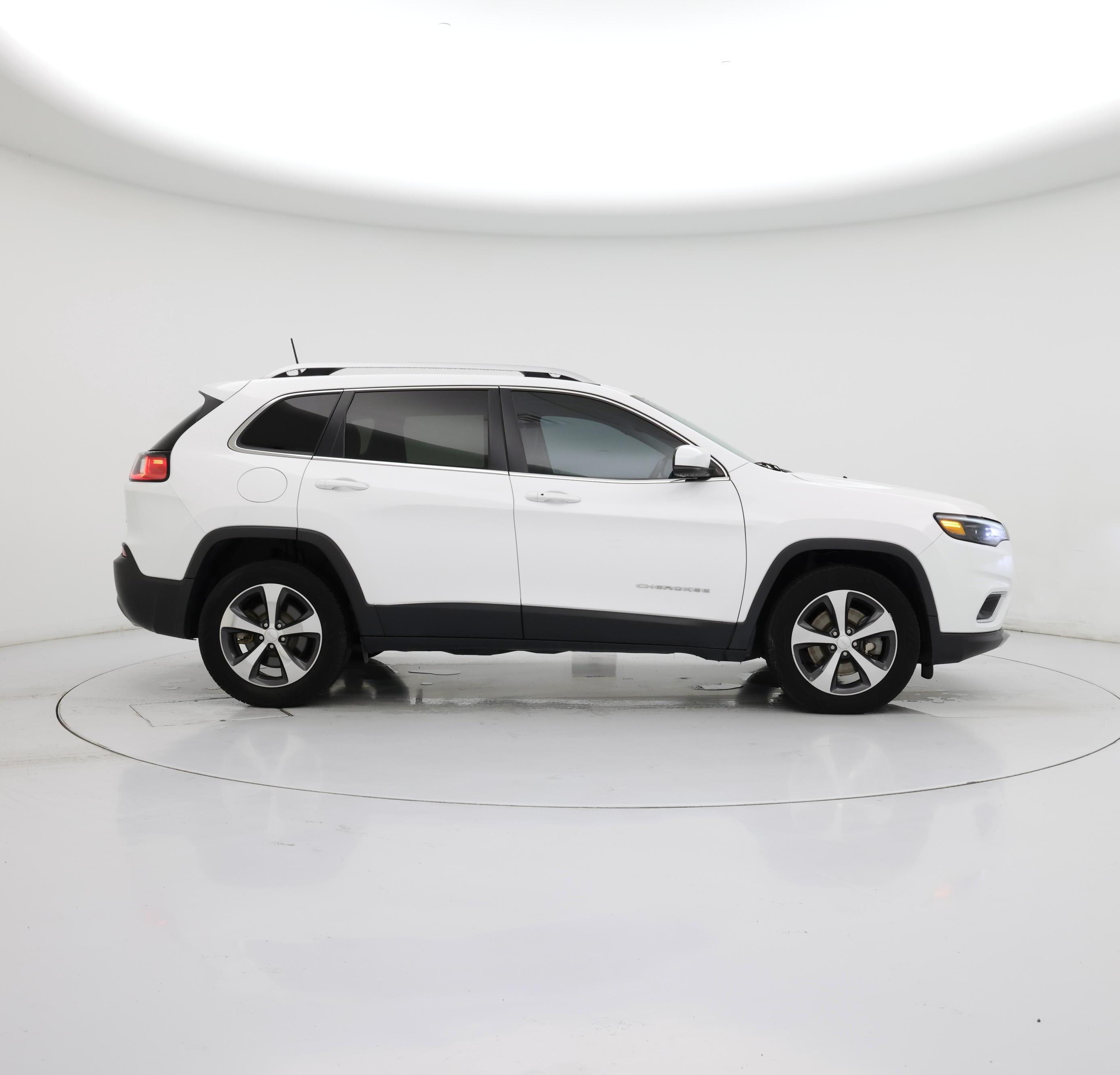 Thumbnail: 2019 Jeep Cherokee - 7