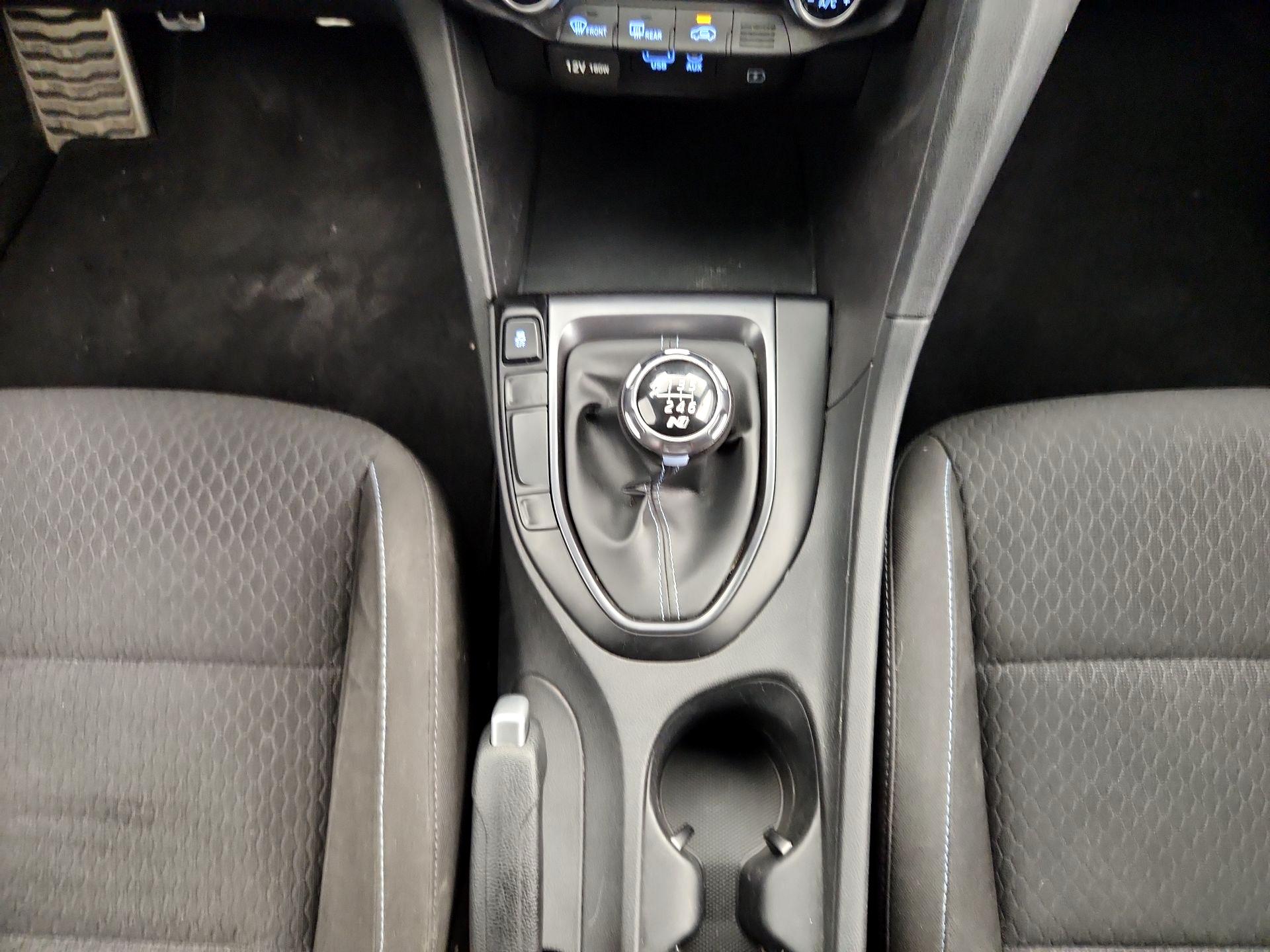 Thumbnail: 2020 Hyundai Veloster - 17