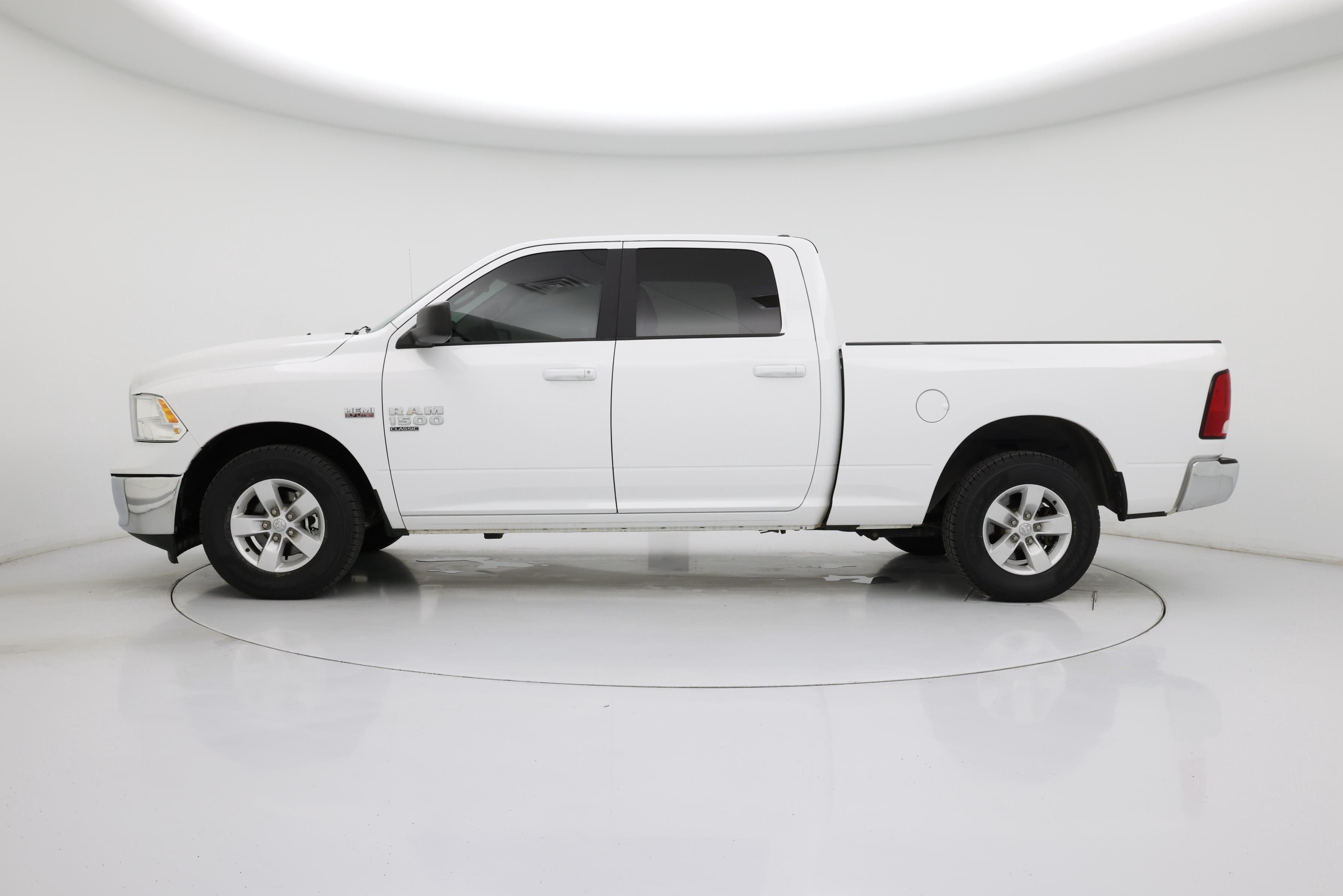 Thumbnail: 2021 RAM 1500 Classic - 3