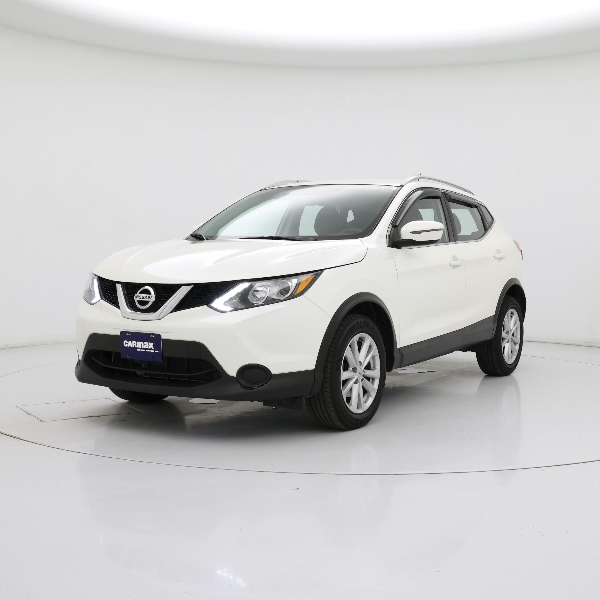 Thumbnail: 2017 Nissan Rogue Sport - 4