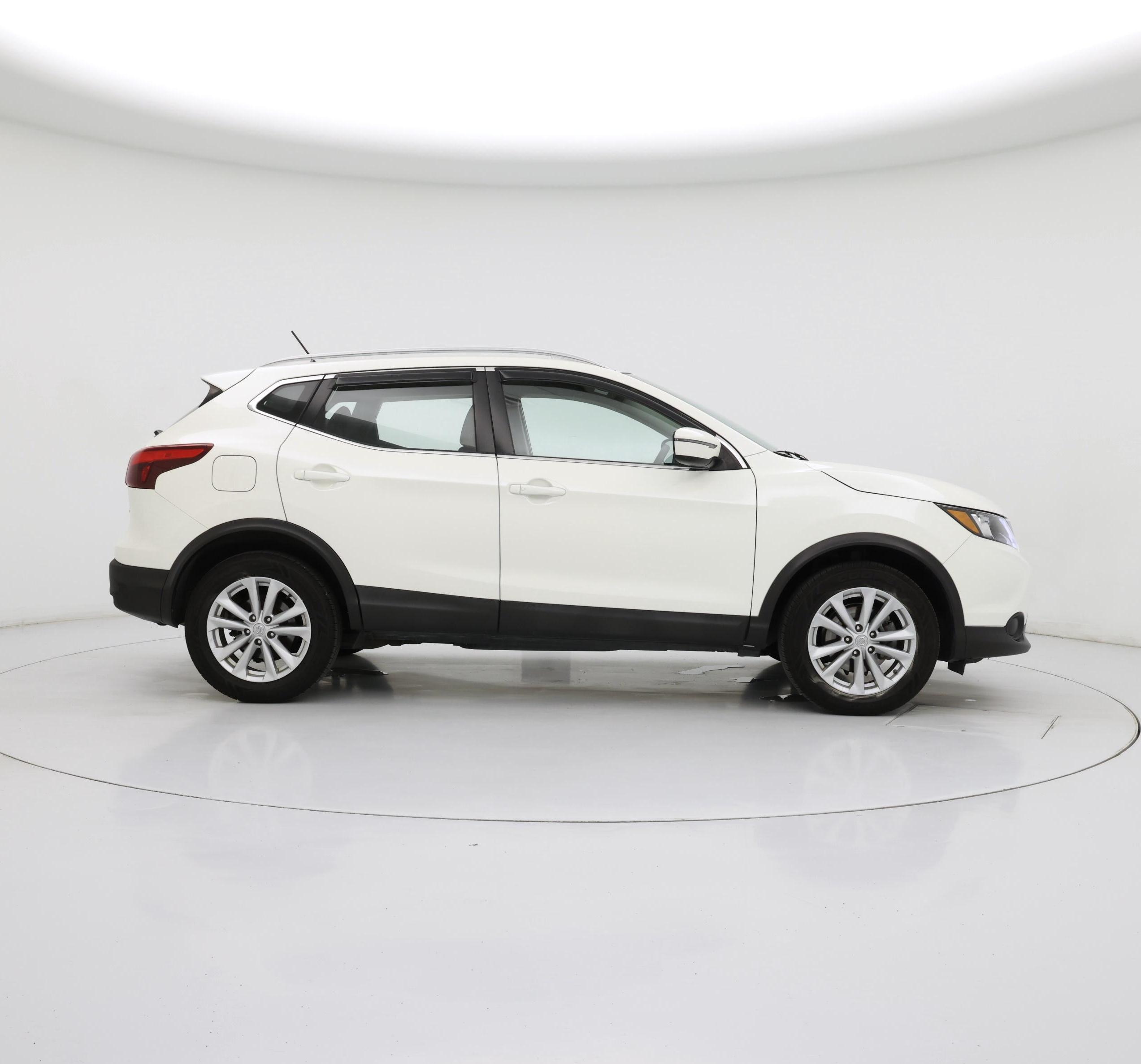 Thumbnail: 2017 Nissan Rogue Sport - 7