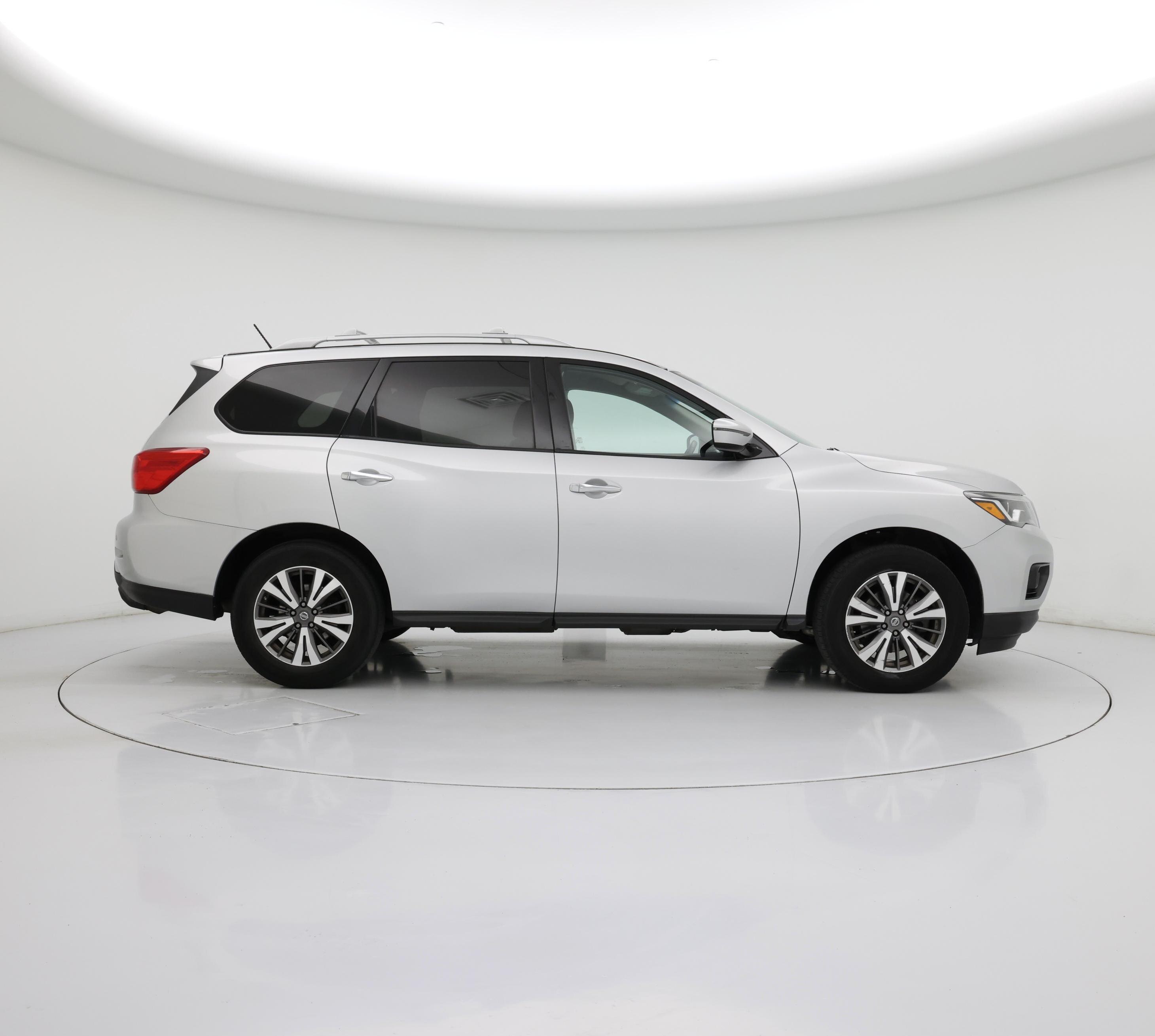 Thumbnail: 2017 Nissan Pathfinder - 7