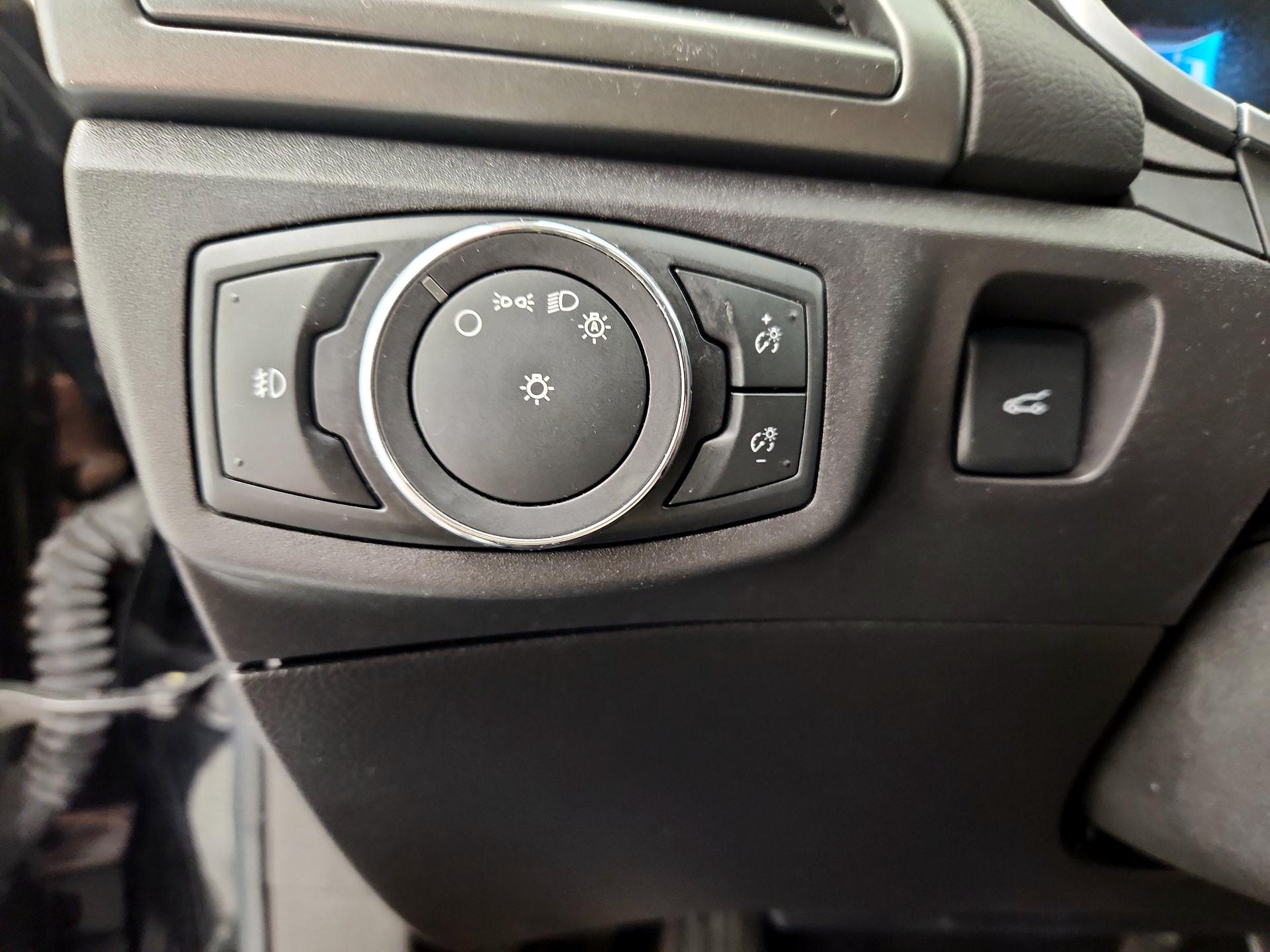 Thumbnail: 2016 Ford Fusion - 13