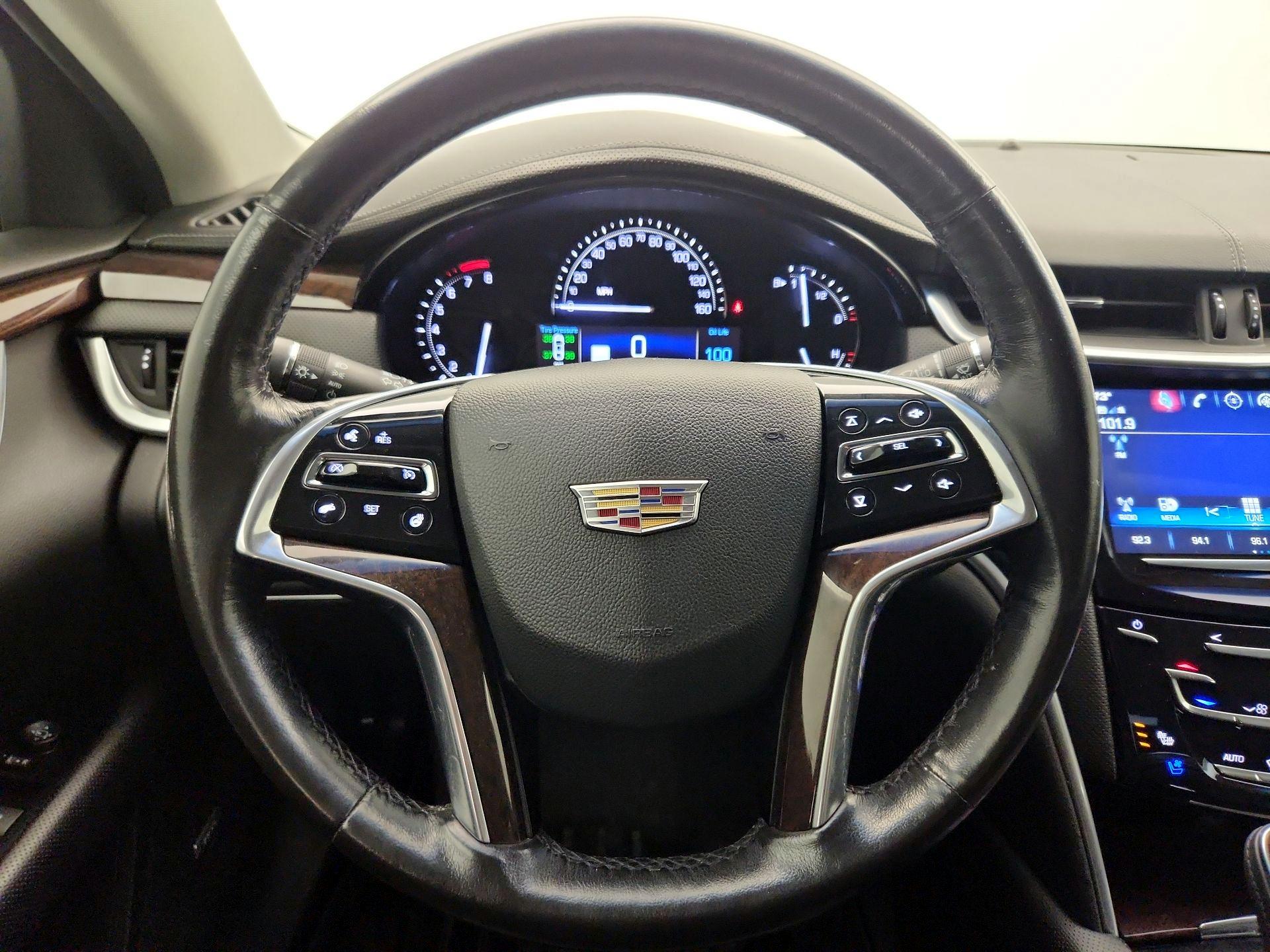Thumbnail: 2017 Cadillac XTS - 10
