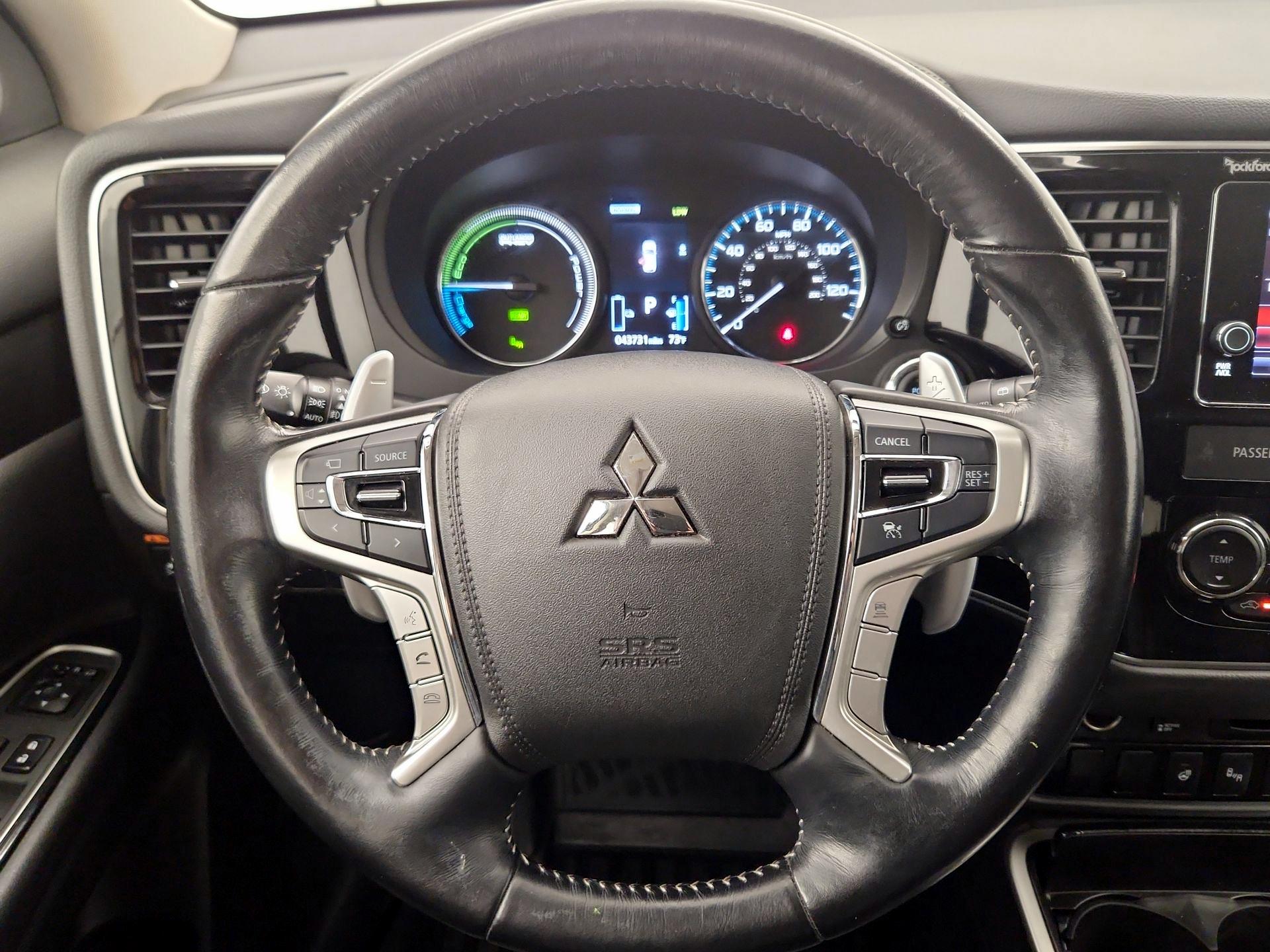 Thumbnail: 2018 Mitsubishi Outlander - 10