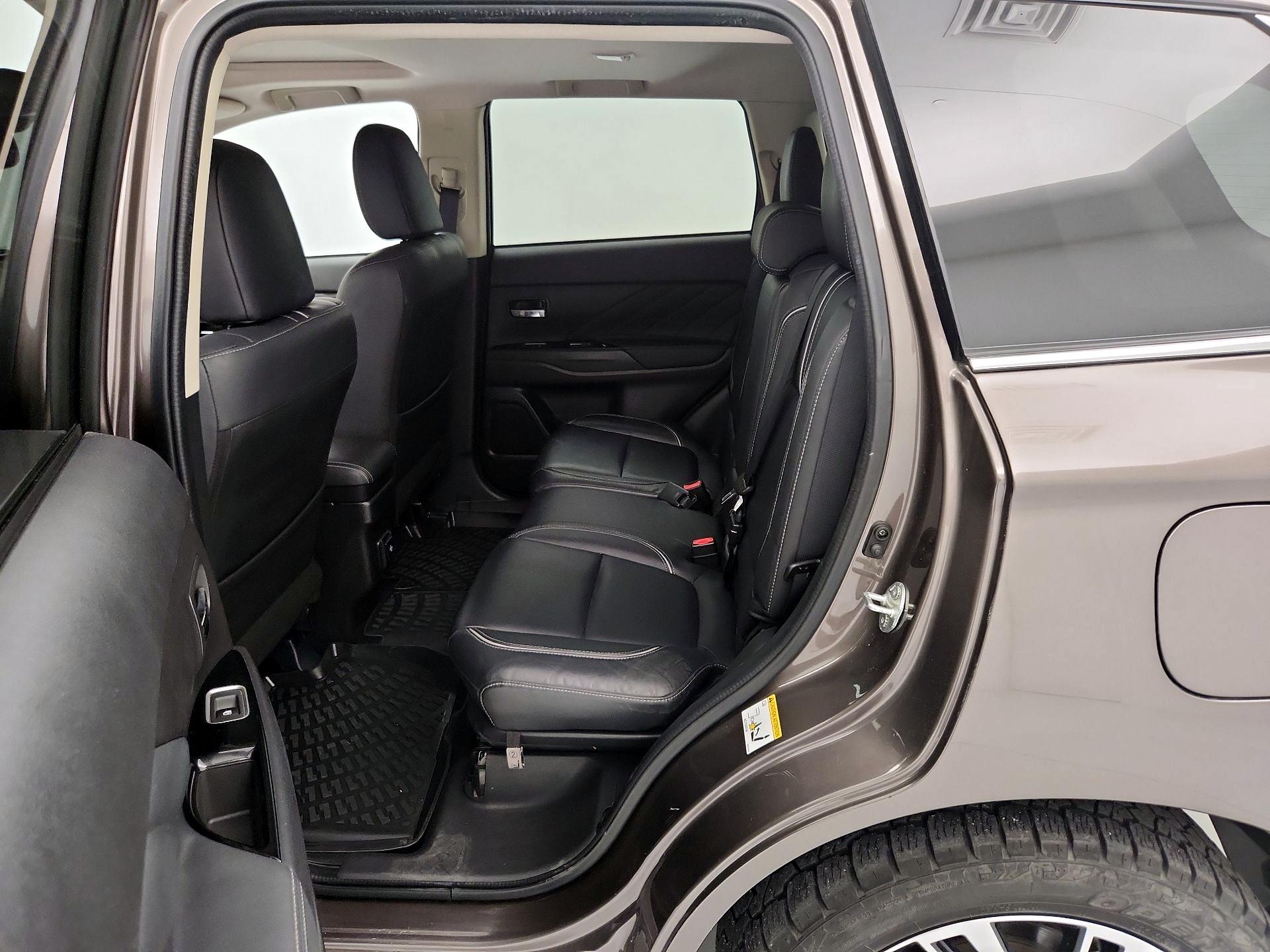 Thumbnail: 2018 Mitsubishi Outlander - 20