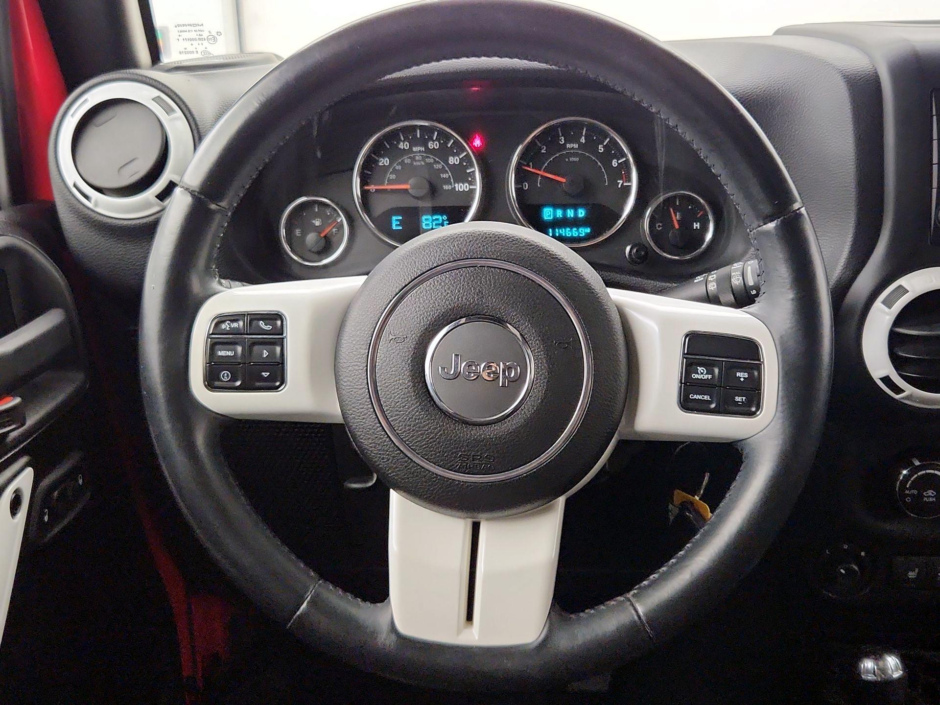 Thumbnail: 2015 Jeep Wrangler - 10
