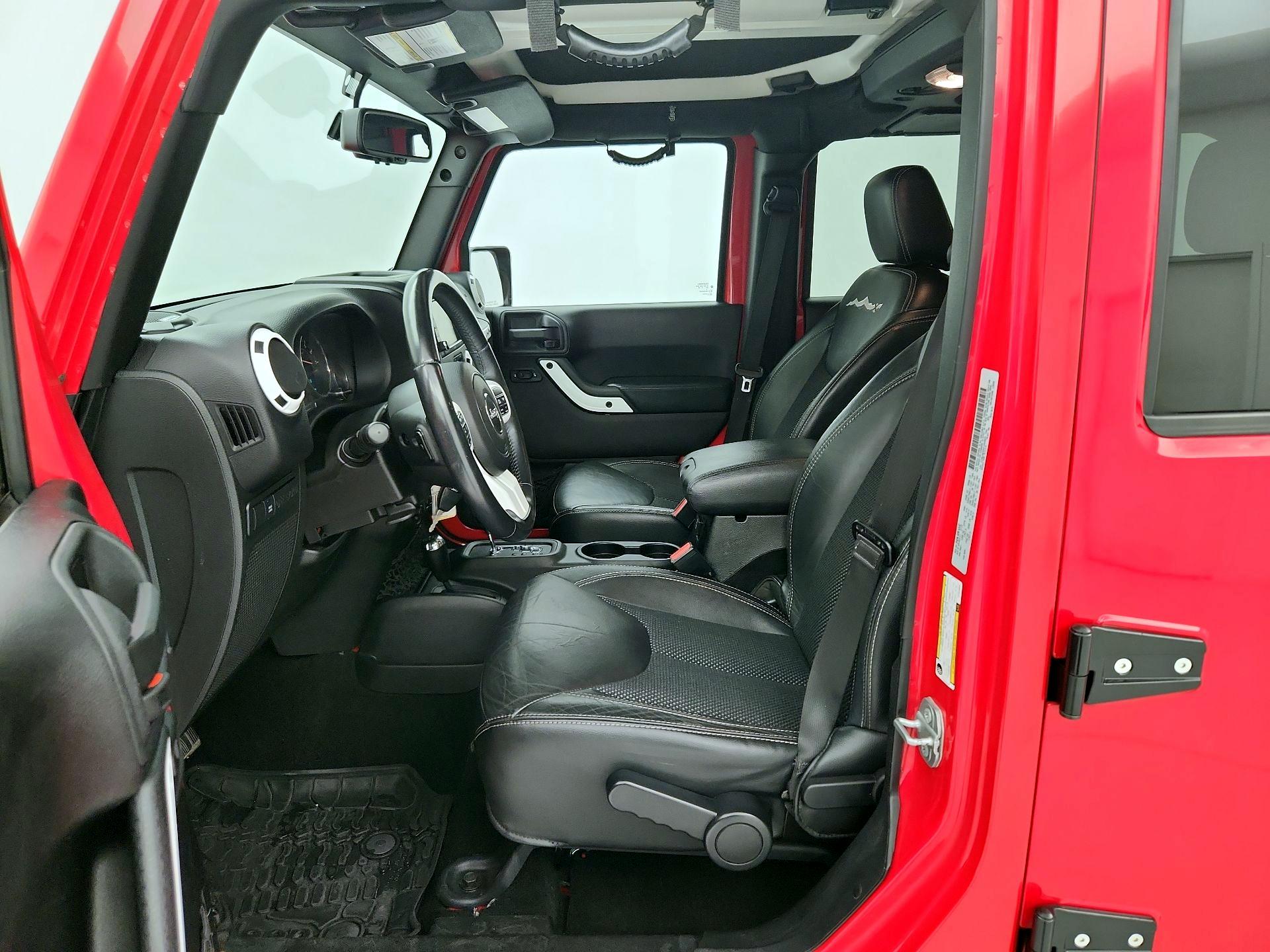 Thumbnail: 2015 Jeep Wrangler - 11