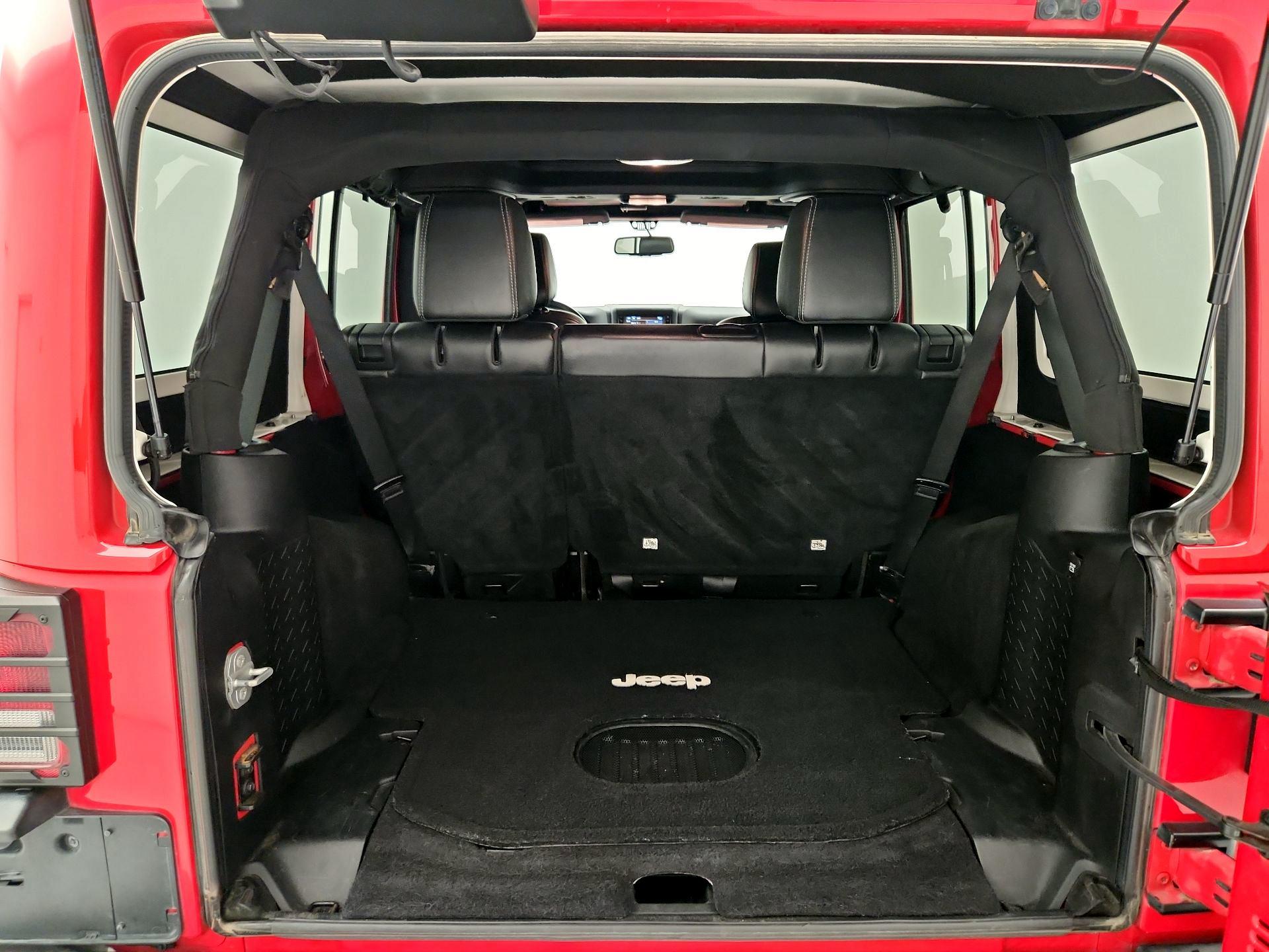 Thumbnail: 2015 Jeep Wrangler - 19