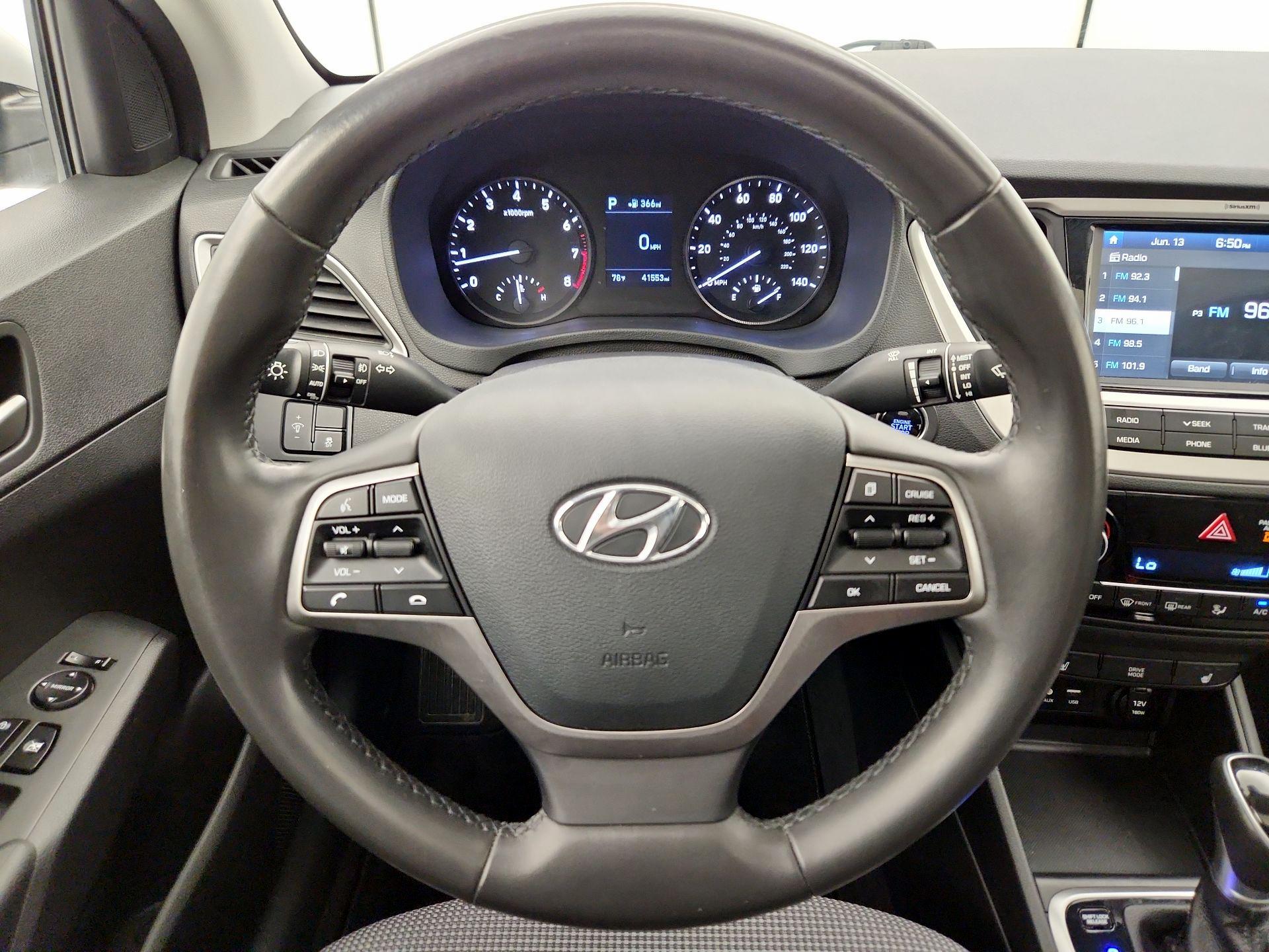 Thumbnail: 2022 Hyundai Accent - 10