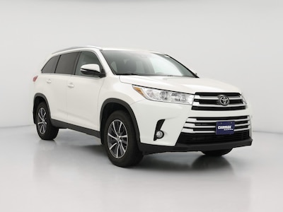 White 2019 Toyota Highlander XLE