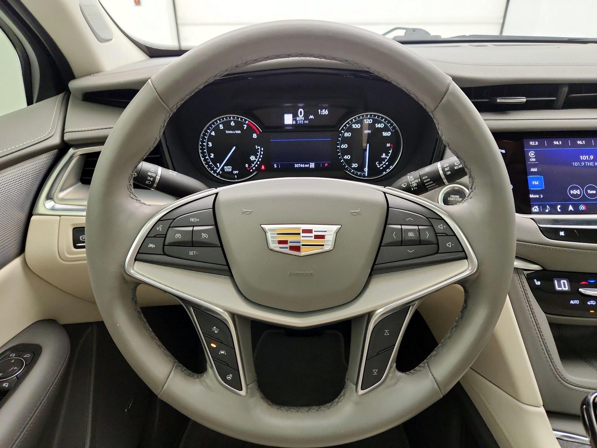 Thumbnail: 2023 Cadillac XT5 - 10