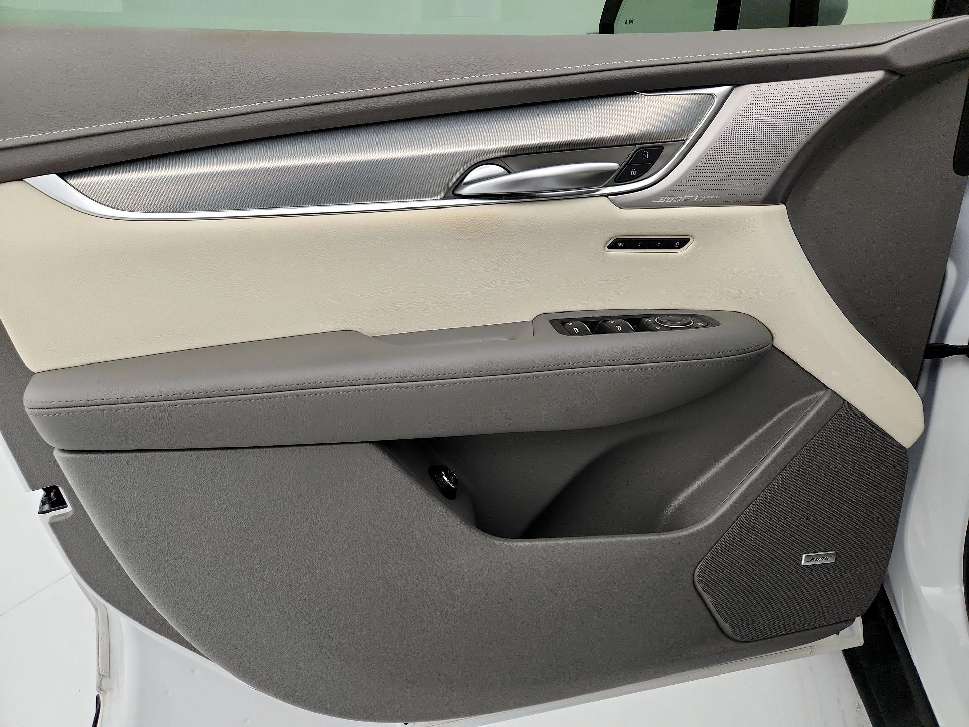 Thumbnail: 2023 Cadillac XT5 - 12