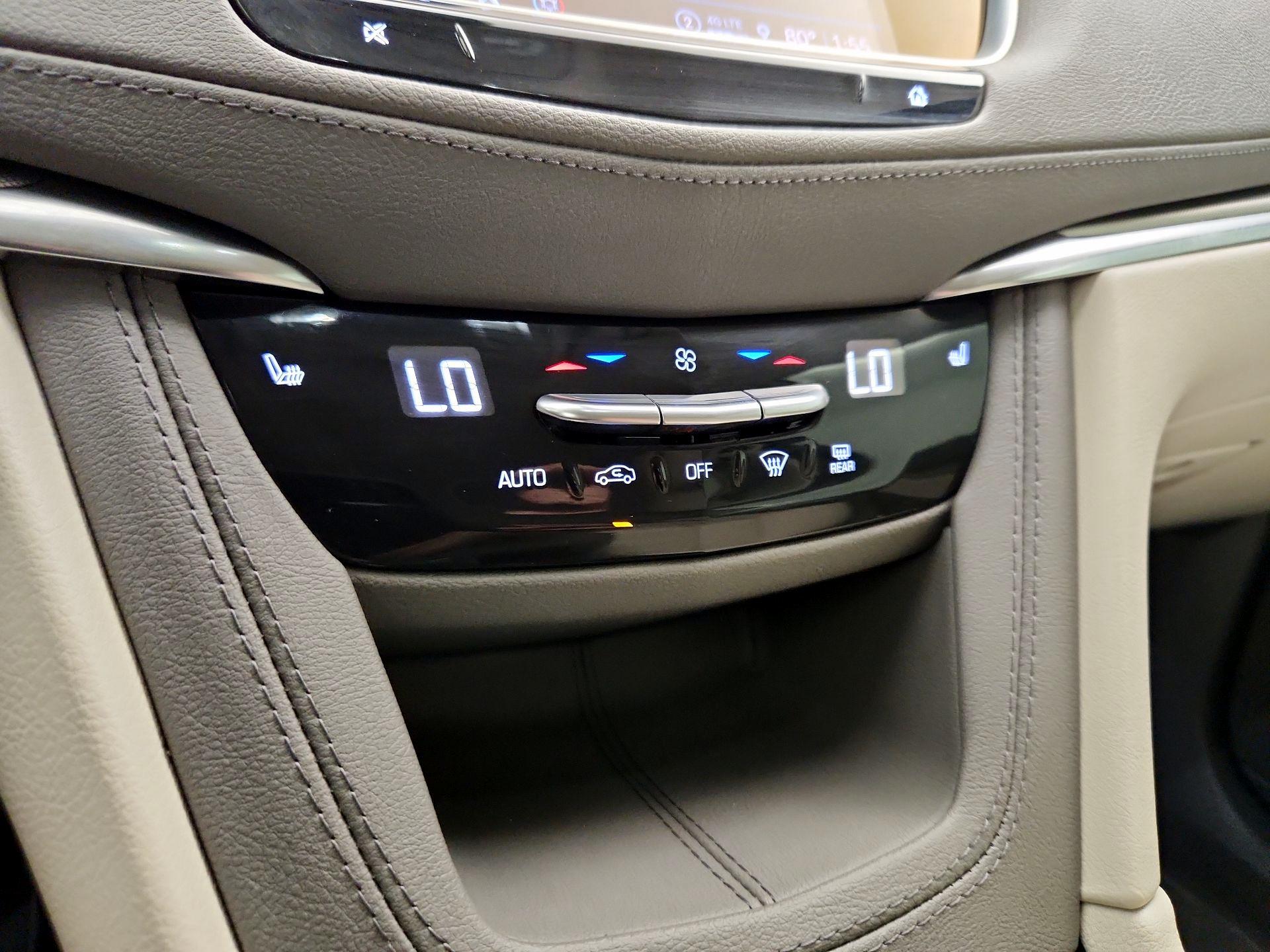 Thumbnail: 2023 Cadillac XT5 - 16