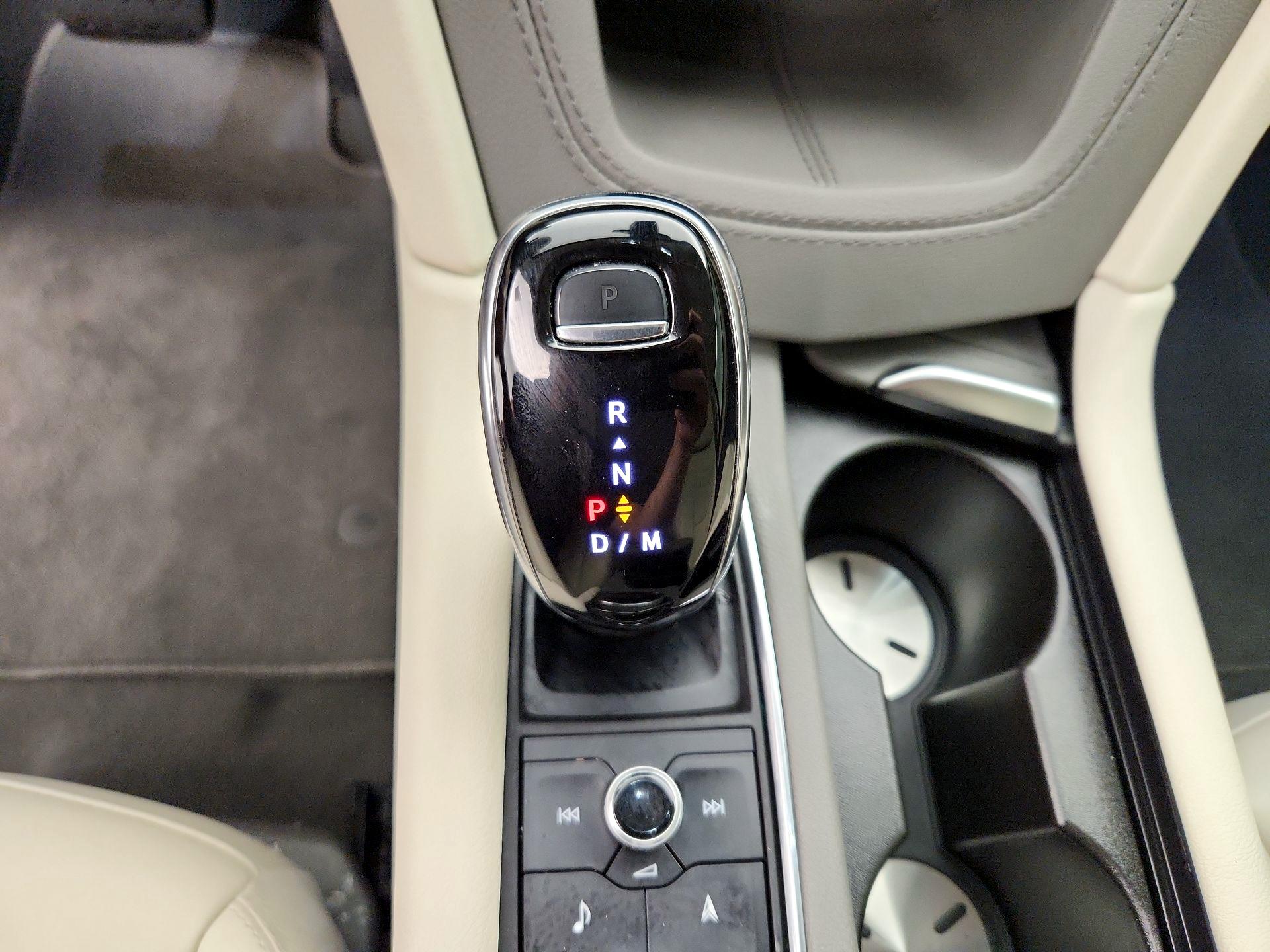 Thumbnail: 2023 Cadillac XT5 - 17