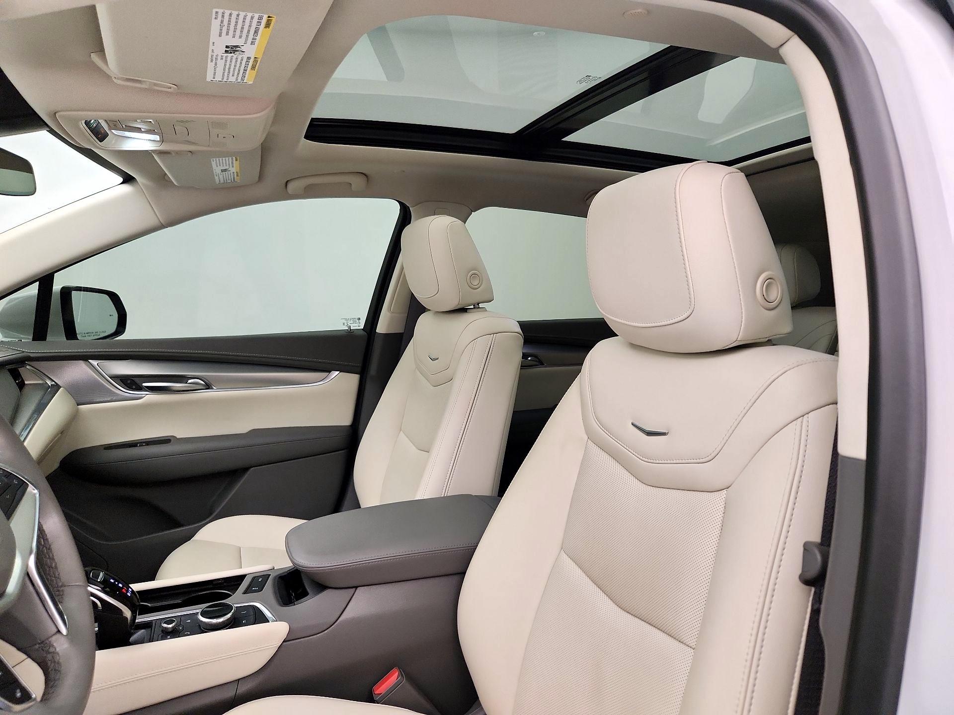 Thumbnail: 2023 Cadillac XT5 - 19