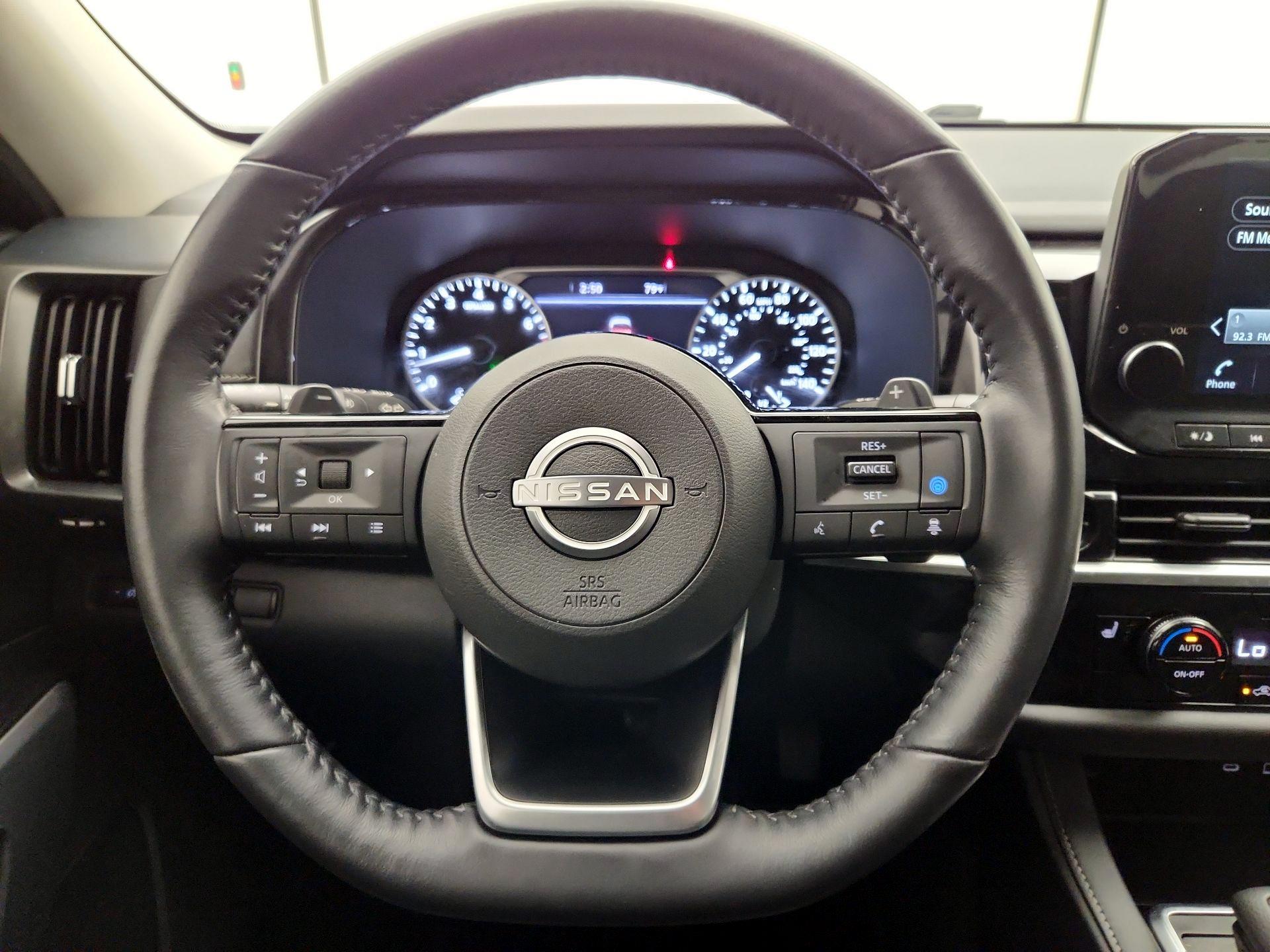 Thumbnail: 2022 Nissan Pathfinder - 10