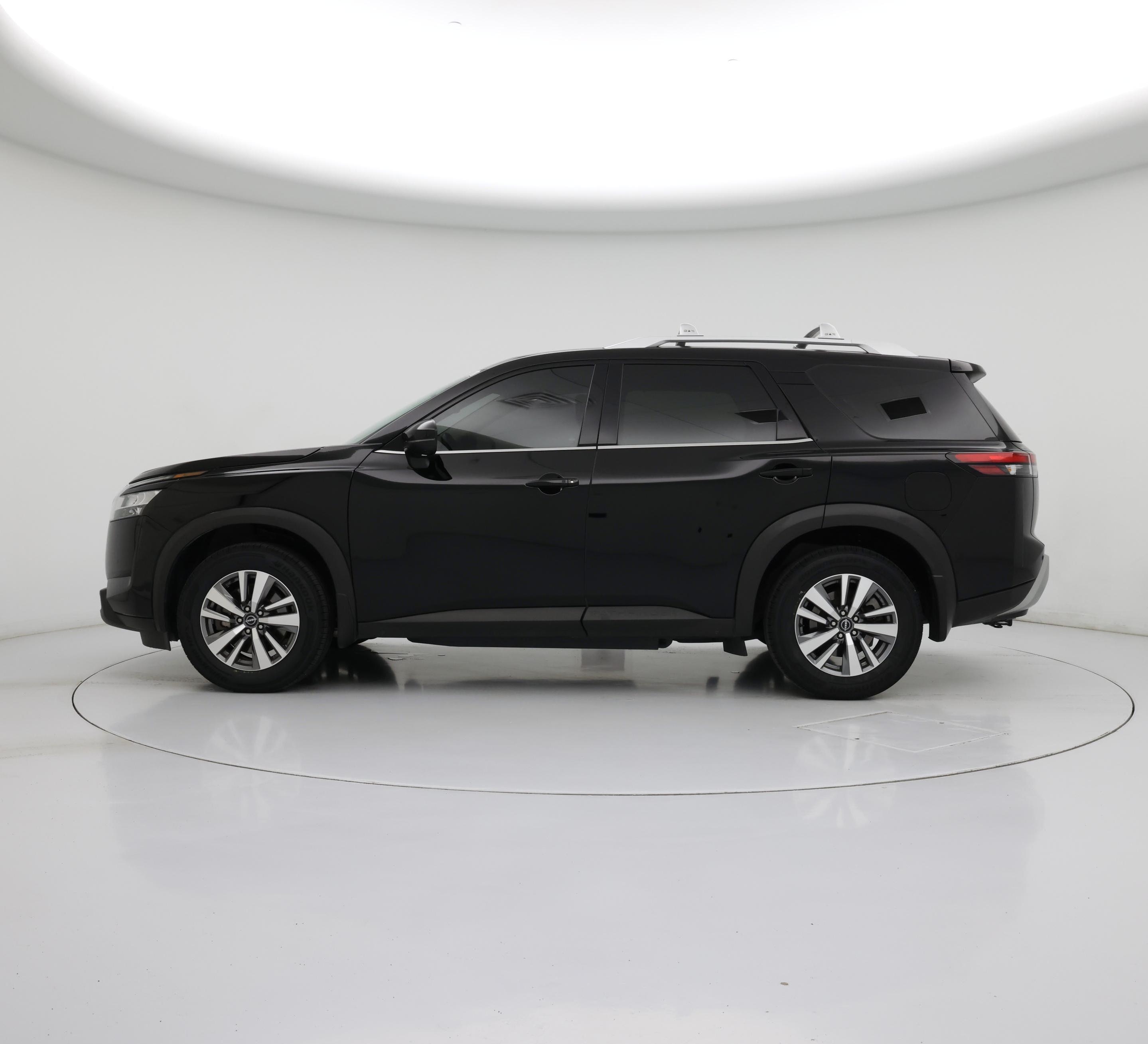 Thumbnail: 2022 Nissan Pathfinder - 3