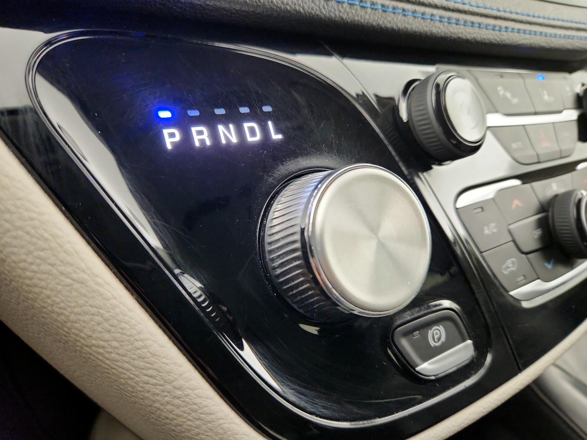 Thumbnail: 2021 Chrysler Pacifica - 17