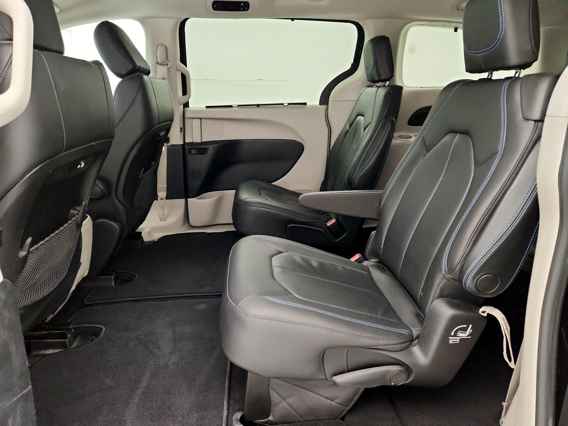 Thumbnail: 2021 Chrysler Pacifica - 19