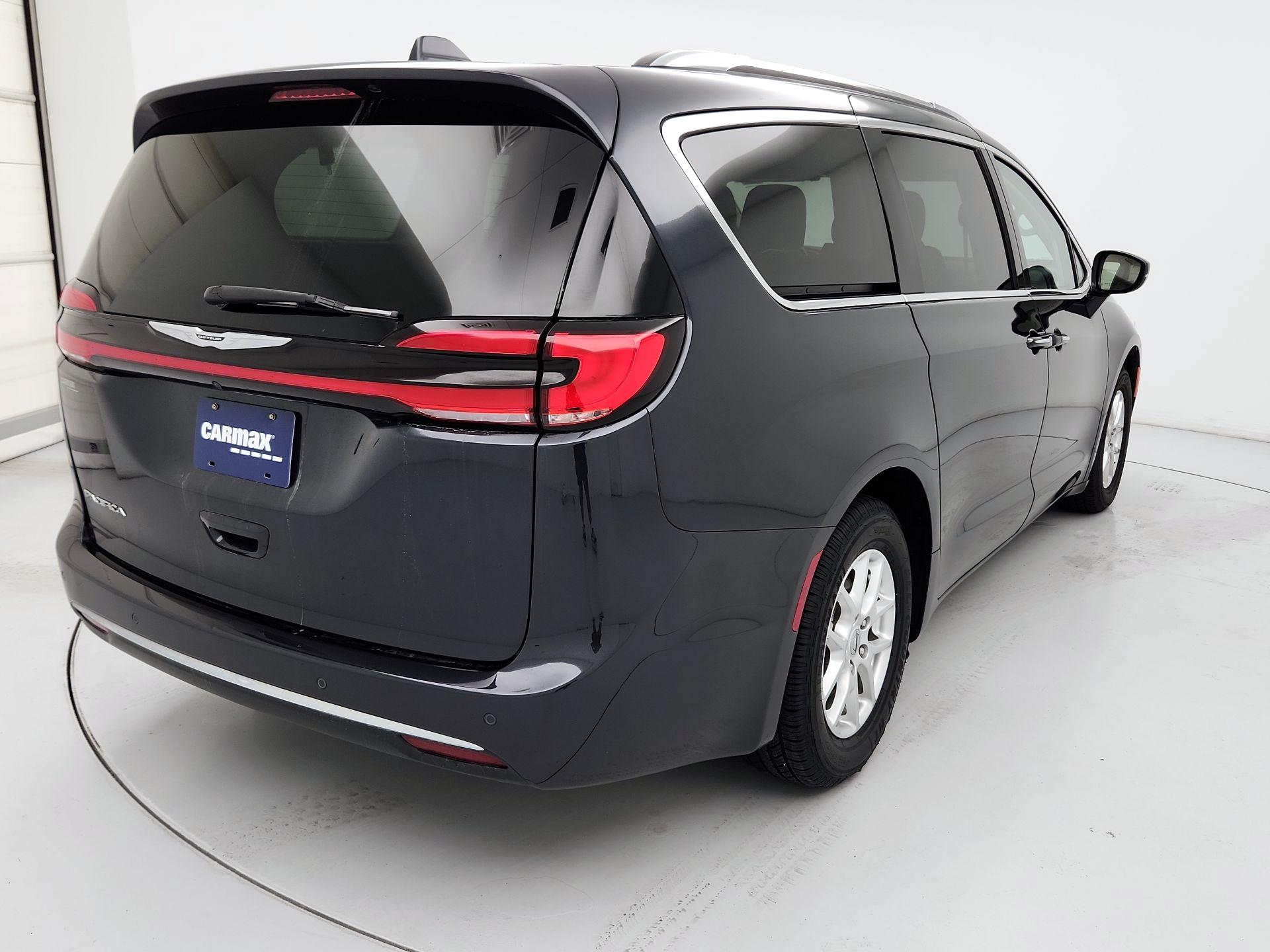 Thumbnail: 2021 Chrysler Pacifica - 5