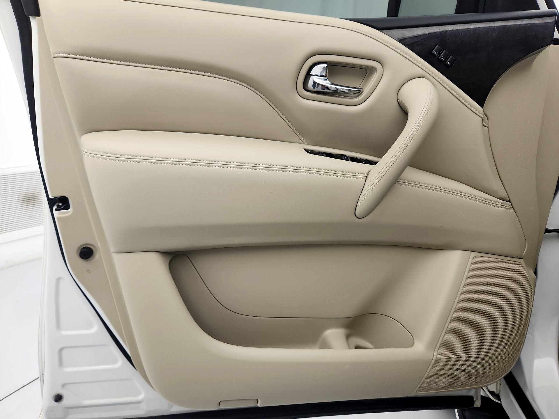 Thumbnail: 2022 INFINITI QX80 - 12