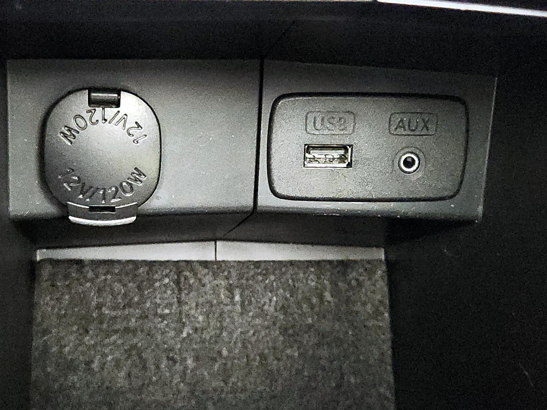 Thumbnail: 2014 Subaru Forester - 18