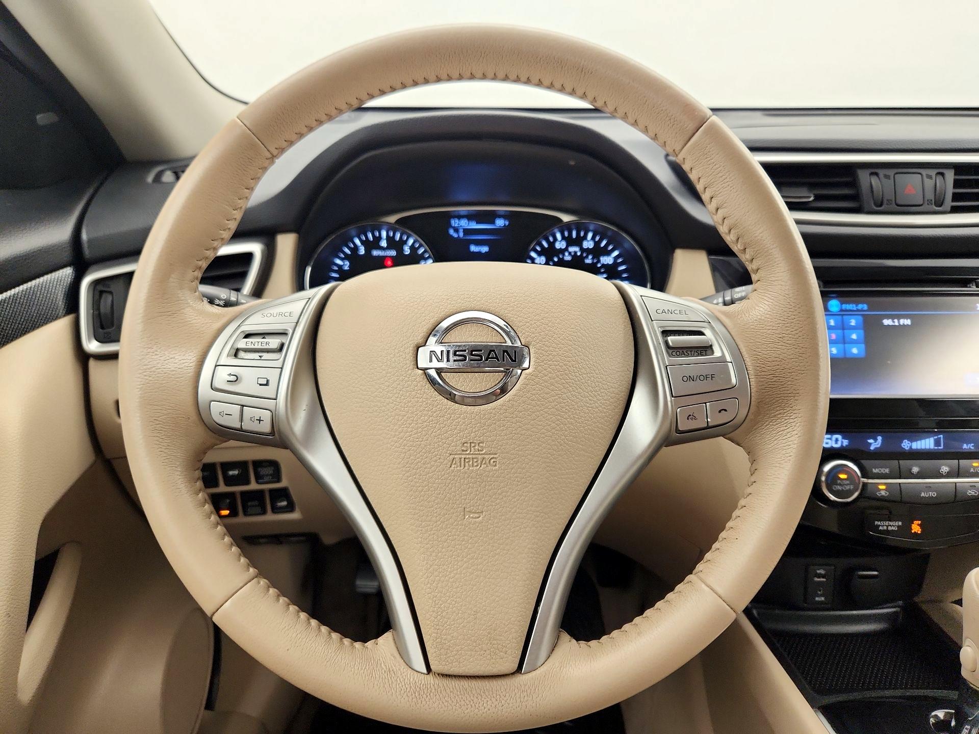 Thumbnail: 2015 Nissan Rogue - 10