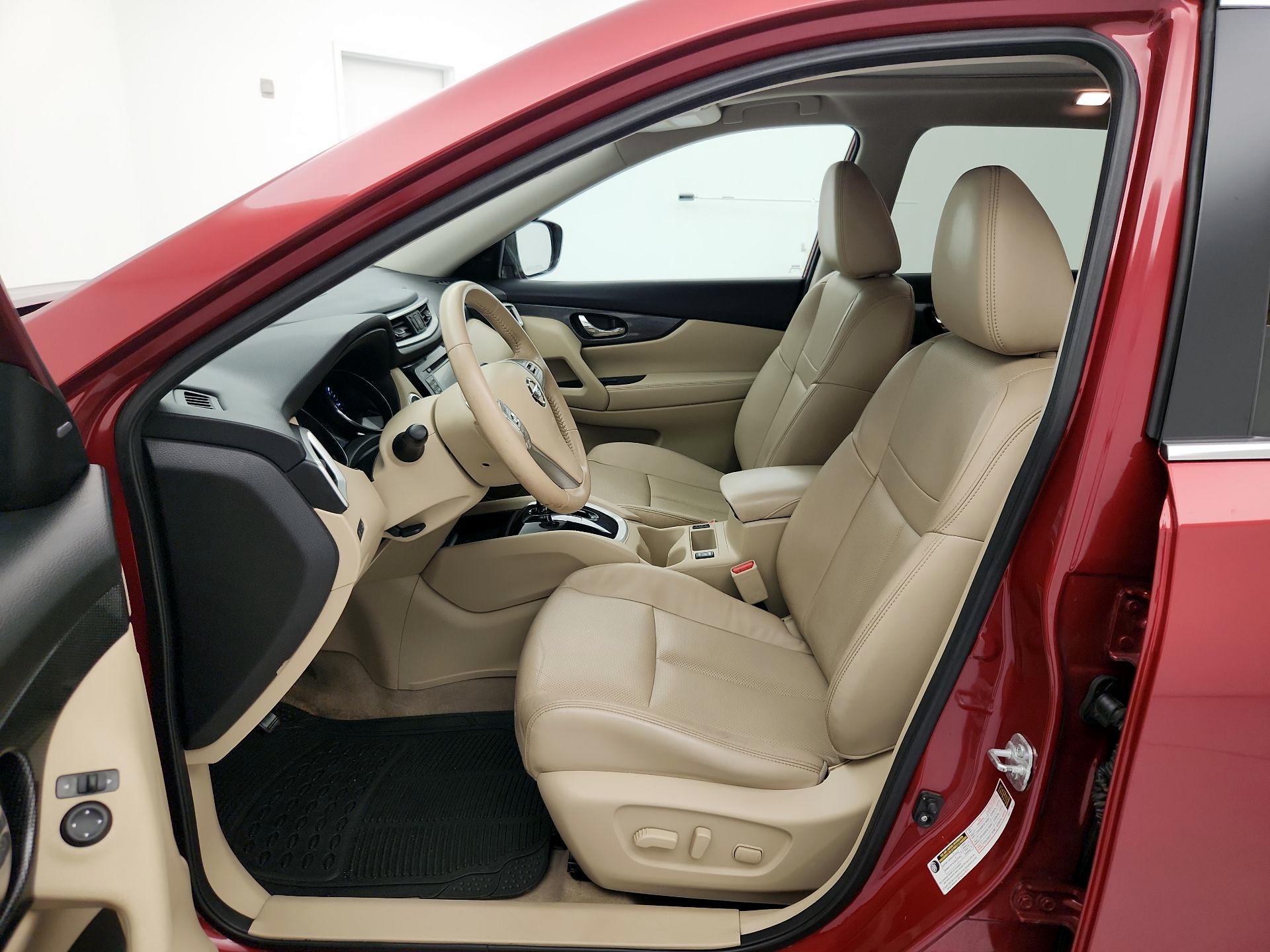 Thumbnail: 2015 Nissan Rogue - 11