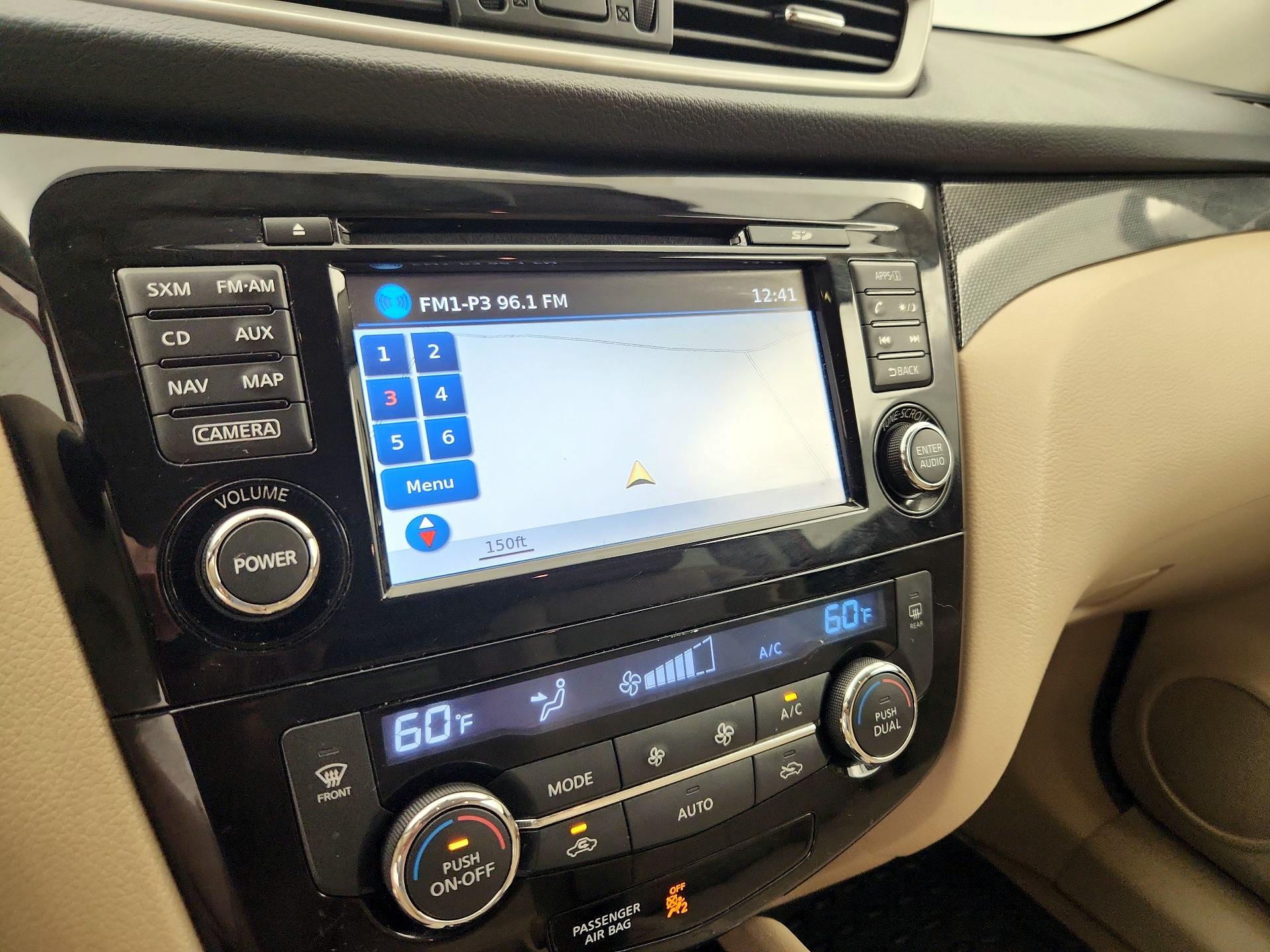 Thumbnail: 2015 Nissan Rogue - 14