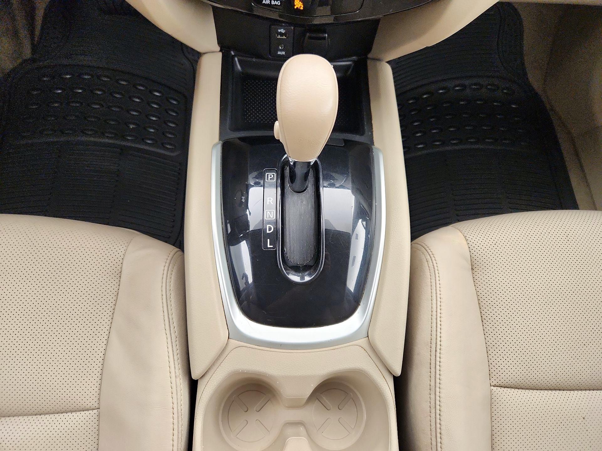 Thumbnail: 2015 Nissan Rogue - 18