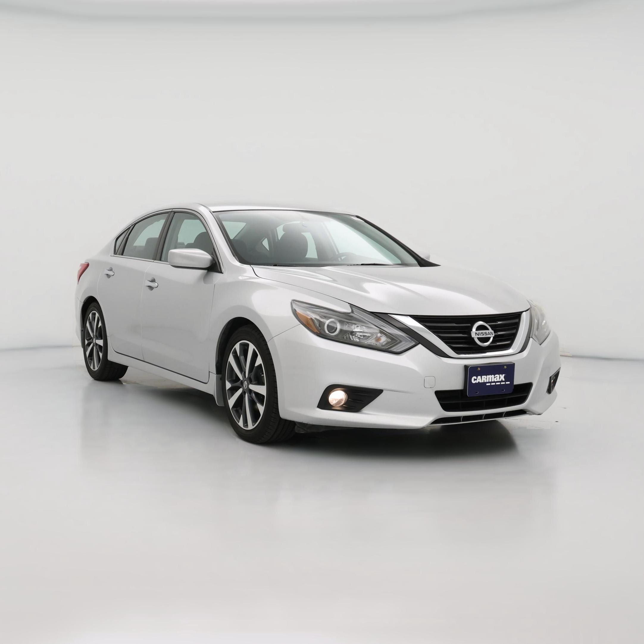 Thumbnail: 2016 Nissan Altima - 1