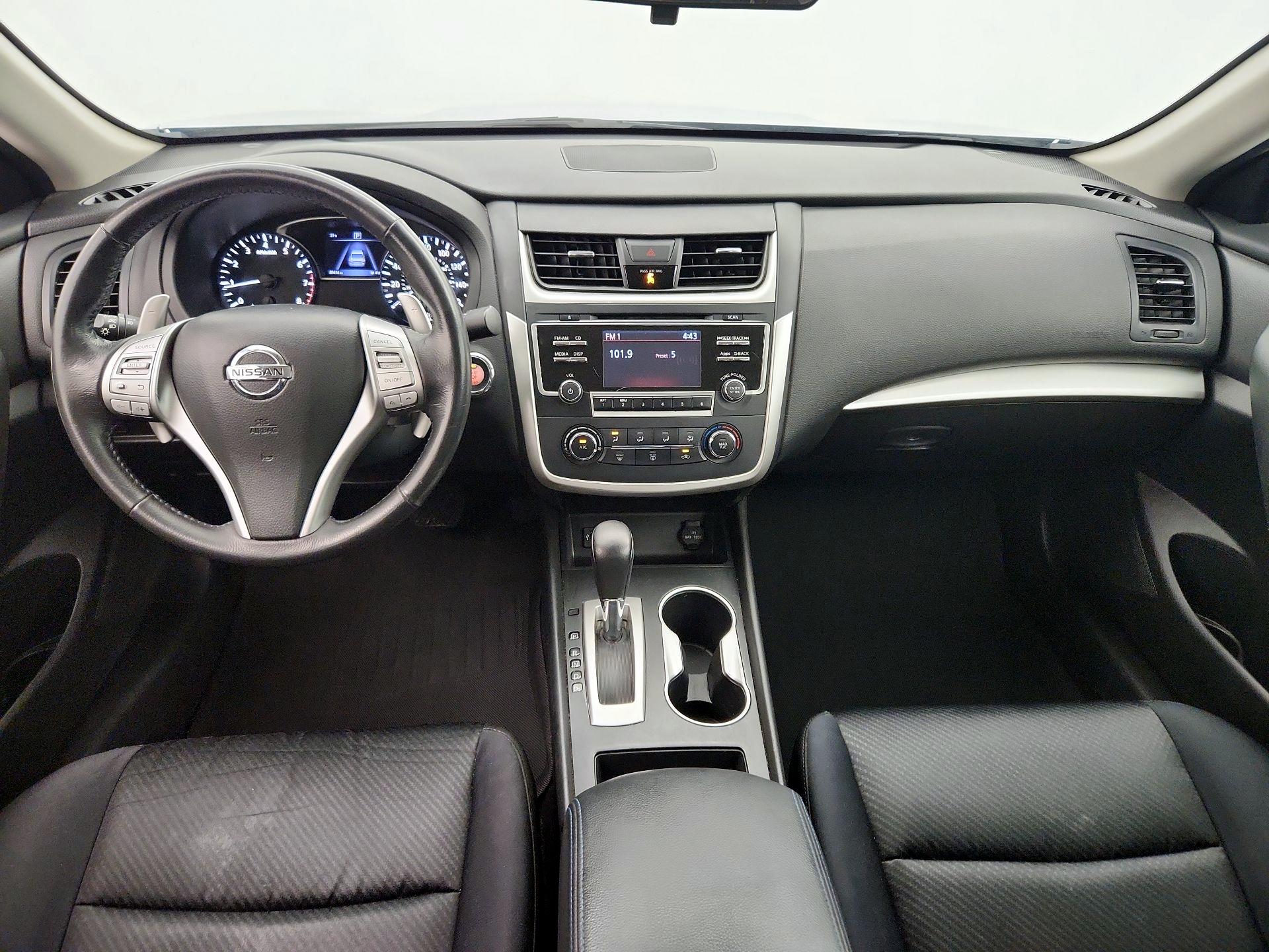 Thumbnail: 2016 Nissan Altima - 9