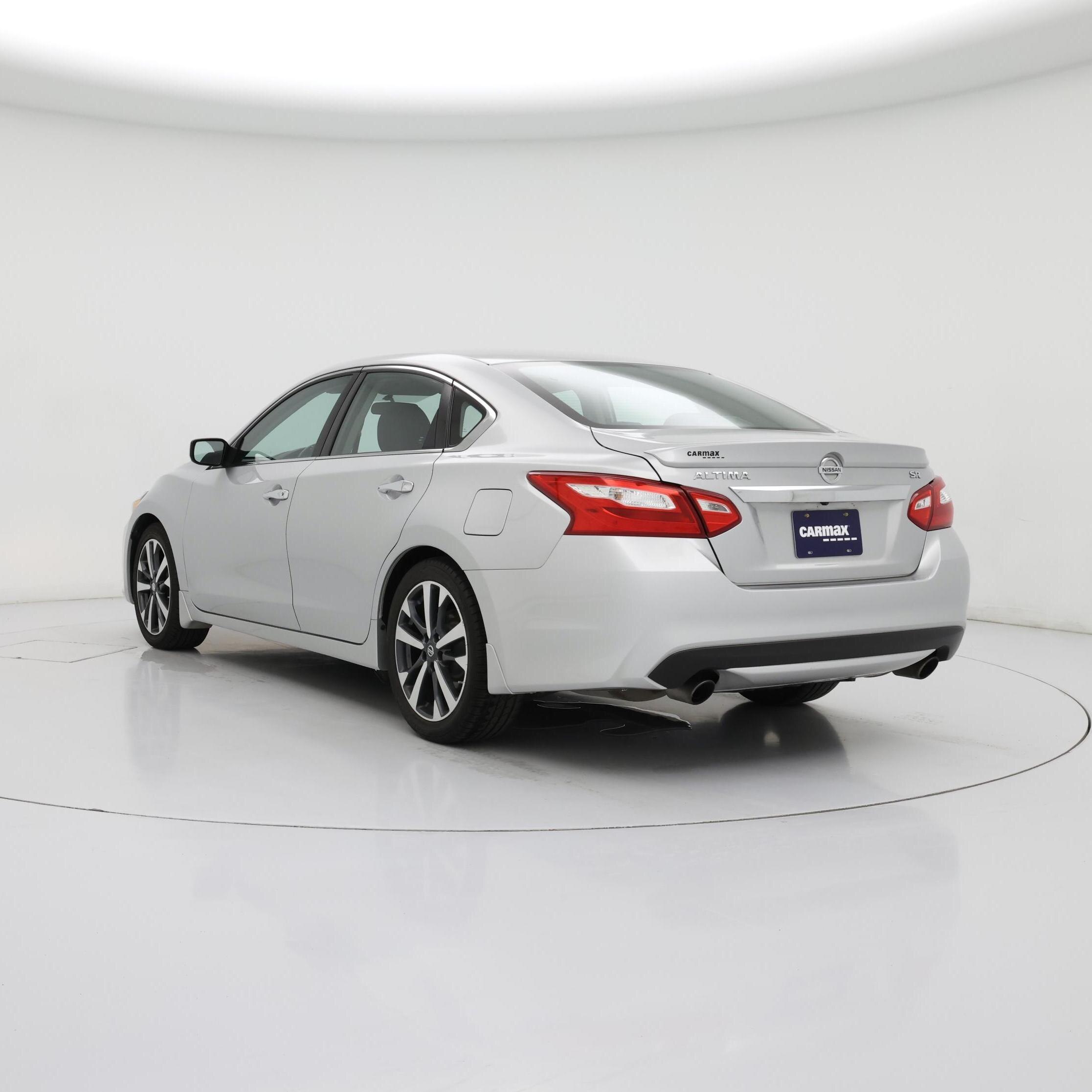Thumbnail: 2016 Nissan Altima - 2