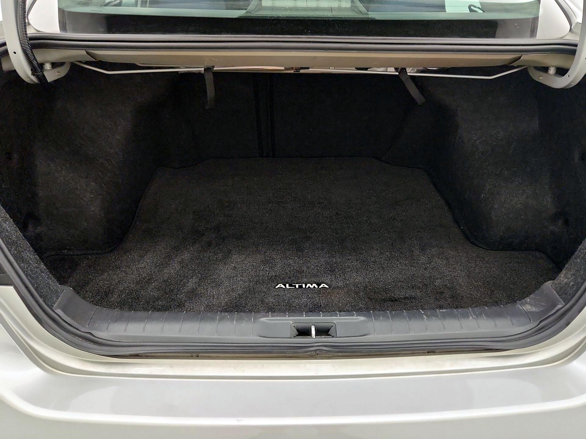 Thumbnail: 2016 Nissan Altima - 20