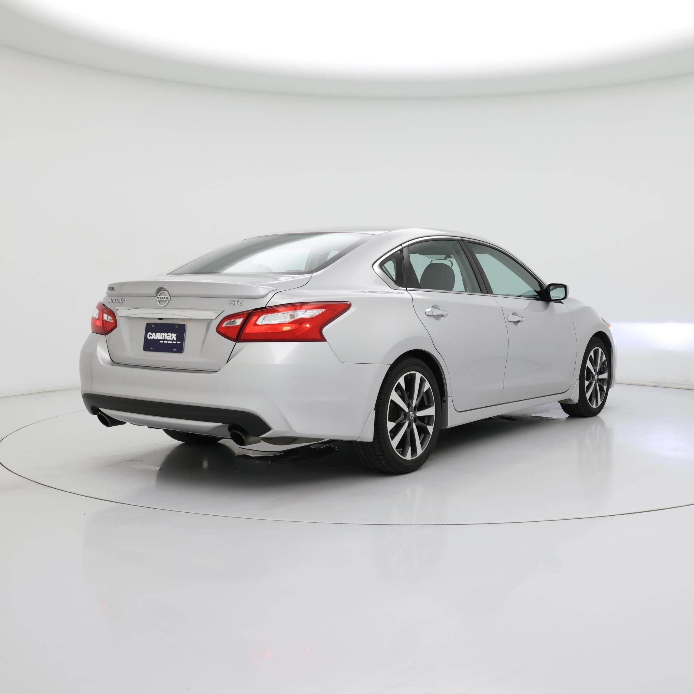 Thumbnail: 2016 Nissan Altima - 8